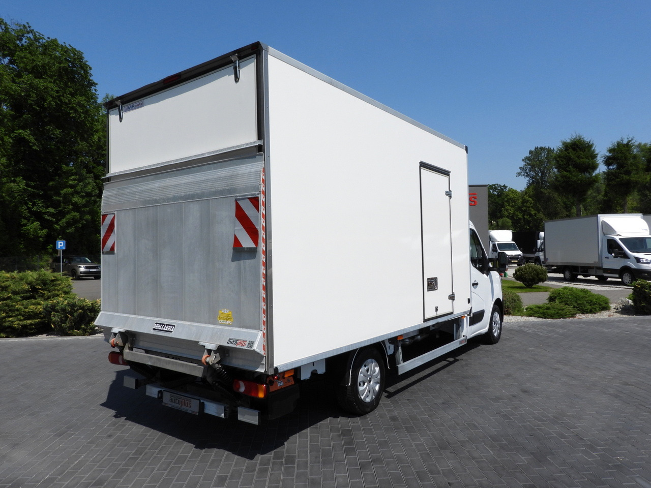 RENAULT MASTER BOX LIFT 8 PALLETS CRUISE CONTROL LED LIGHTS AIR CONDITIONING 165HP - Dostavno vozilo sa zatvorenim sandukom: slika 3 RENAULT MASTER BOX LIFT 8 PALLETS CRUISE CONTROL LED LIGHTS AIR CONDITIONING 165HP - Dostavno vozilo sa zatvorenim sandukom: slika 3