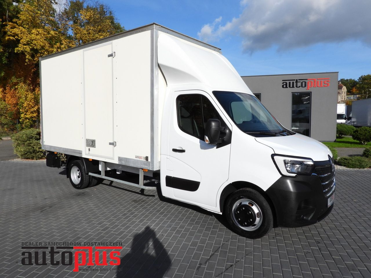 RENAULT MASTER BOX LIFT 8 PALLETS CRUISE CONTROL LED LIGHTS TWIN WHEELS AIR CONDITIONING  145HP - Dostavno vozilo hladnjača: slika 1 RENAULT MASTER BOX LIFT 8 PALLETS CRUISE CONTROL LED LIGHTS TWIN WHEELS AIR CONDITIONING  145HP - Dostavno vozilo hladnjača: slika 1