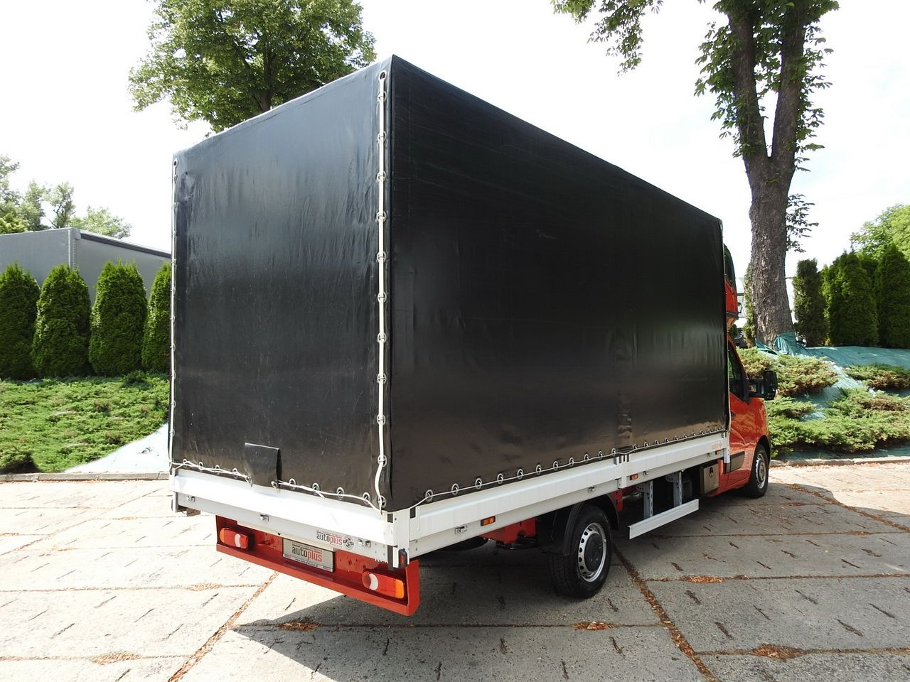 RENAULT MASTER TARPAULIN 10 PALLETS WEBASTO CRUISE CONTROL LED LIGHTS PNEUMATICS AIR CONDITIONING 165HP - Dostavno vozilo sa ceradom: slika 3 RENAULT MASTER TARPAULIN 10 PALLETS WEBASTO CRUISE CONTROL LED LIGHTS PNEUMATICS AIR CONDITIONING 165HP - Dostavno vozilo sa ceradom: slika 3