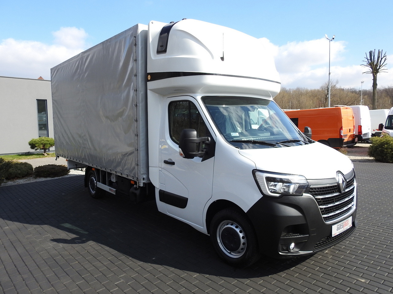 RENAULT MASTER TARPAULIN 10 PALLETS WEBASTO CRUISE CONTROL LED LIGHTS PNEUMATICS AIR CONDITIONING 165HP - Dostavno vozilo sa ceradom: slika 4 RENAULT MASTER TARPAULIN 10 PALLETS WEBASTO CRUISE CONTROL LED LIGHTS PNEUMATICS AIR CONDITIONING 165HP - Dostavno vozilo sa ceradom: slika 4