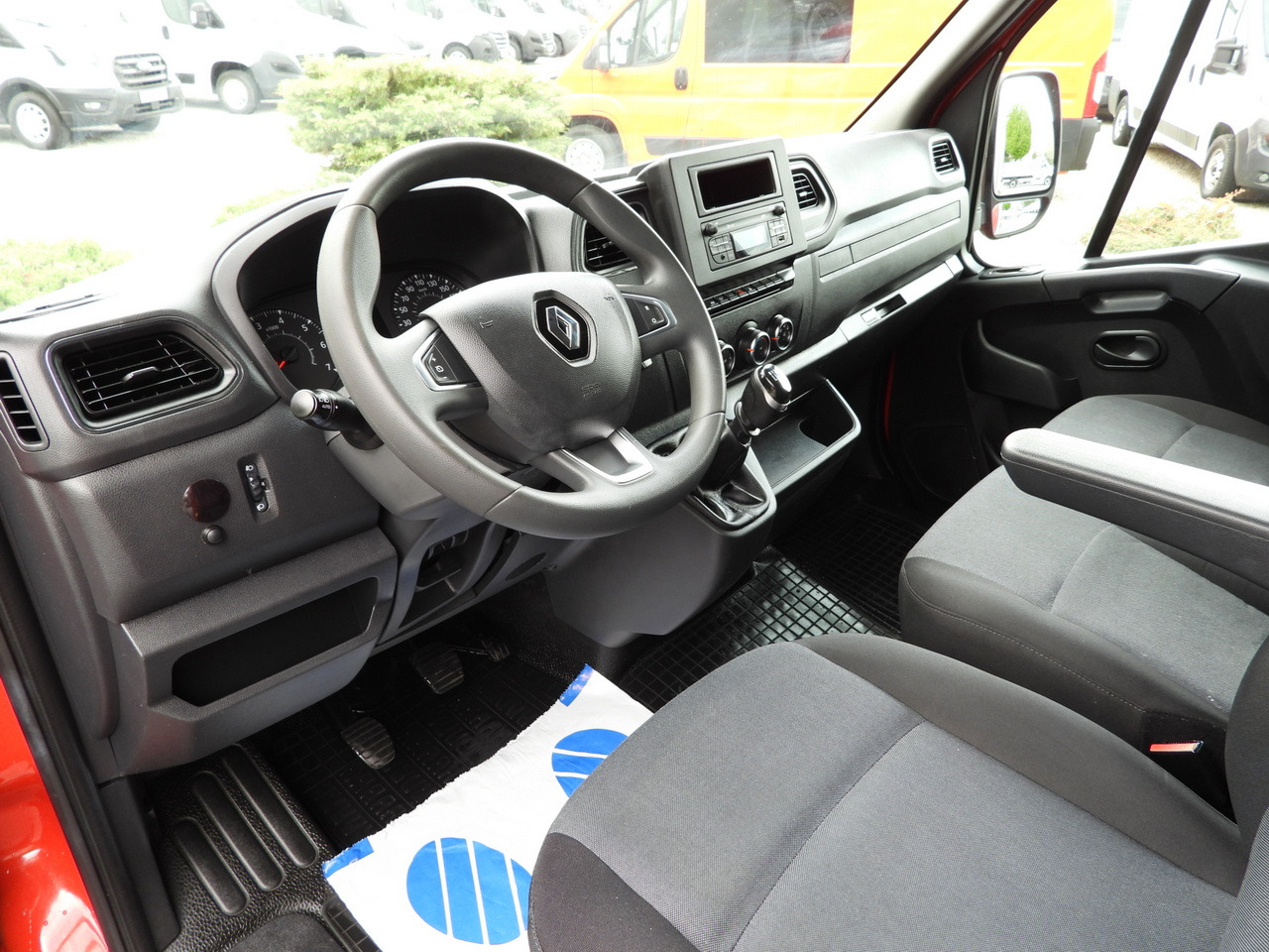 RENAULT MASTER TARPAULIN 10 PALLETS WEBASTO CRUISE CONTROL LED LIGHTS PNEUMATICS AIR CONDITIONING 165HP - Dostavno vozilo sa ceradom: slika 2 RENAULT MASTER TARPAULIN 10 PALLETS WEBASTO CRUISE CONTROL LED LIGHTS PNEUMATICS AIR CONDITIONING 165HP - Dostavno vozilo sa ceradom: slika 2