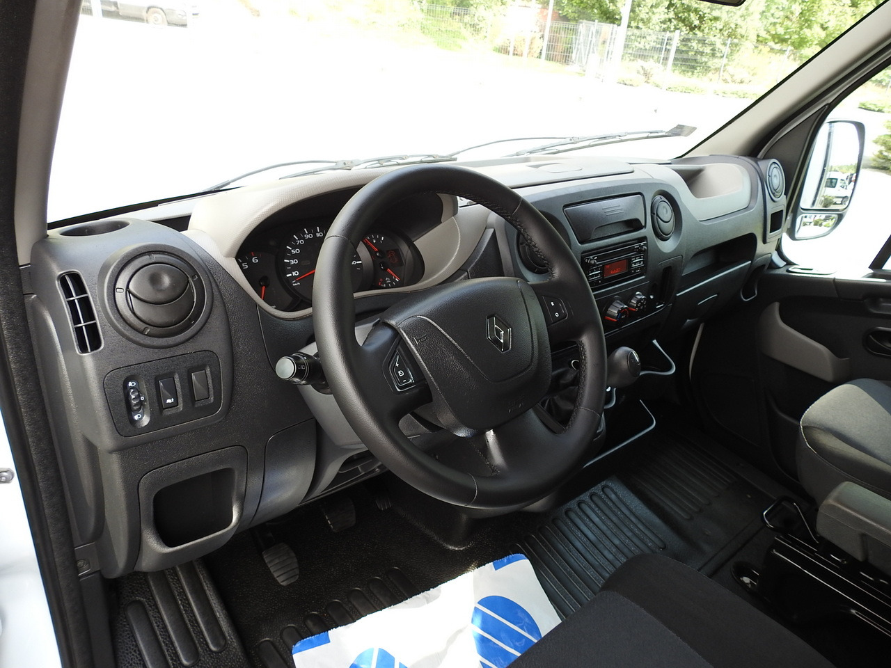 RENAULT MASTER TARPAULIN 8 PALLETS CRUISE CONTROL AIR CONDITIONING 170HP - Dostavno vozilo sa ceradom: slika 2 RENAULT MASTER TARPAULIN 8 PALLETS CRUISE CONTROL AIR CONDITIONING 170HP - Dostavno vozilo sa ceradom: slika 2