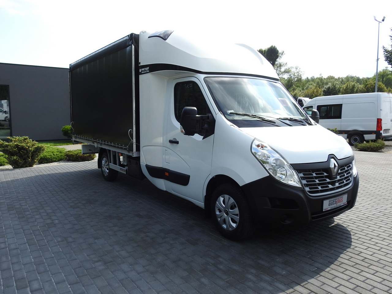 RENAULT MASTER TARPAULIN 8 PALLETS CRUISE CONTROL AIR CONDITIONING 170HP - Dostavno vozilo sa ceradom: slika 4 RENAULT MASTER TARPAULIN 8 PALLETS CRUISE CONTROL AIR CONDITIONING 170HP - Dostavno vozilo sa ceradom: slika 4