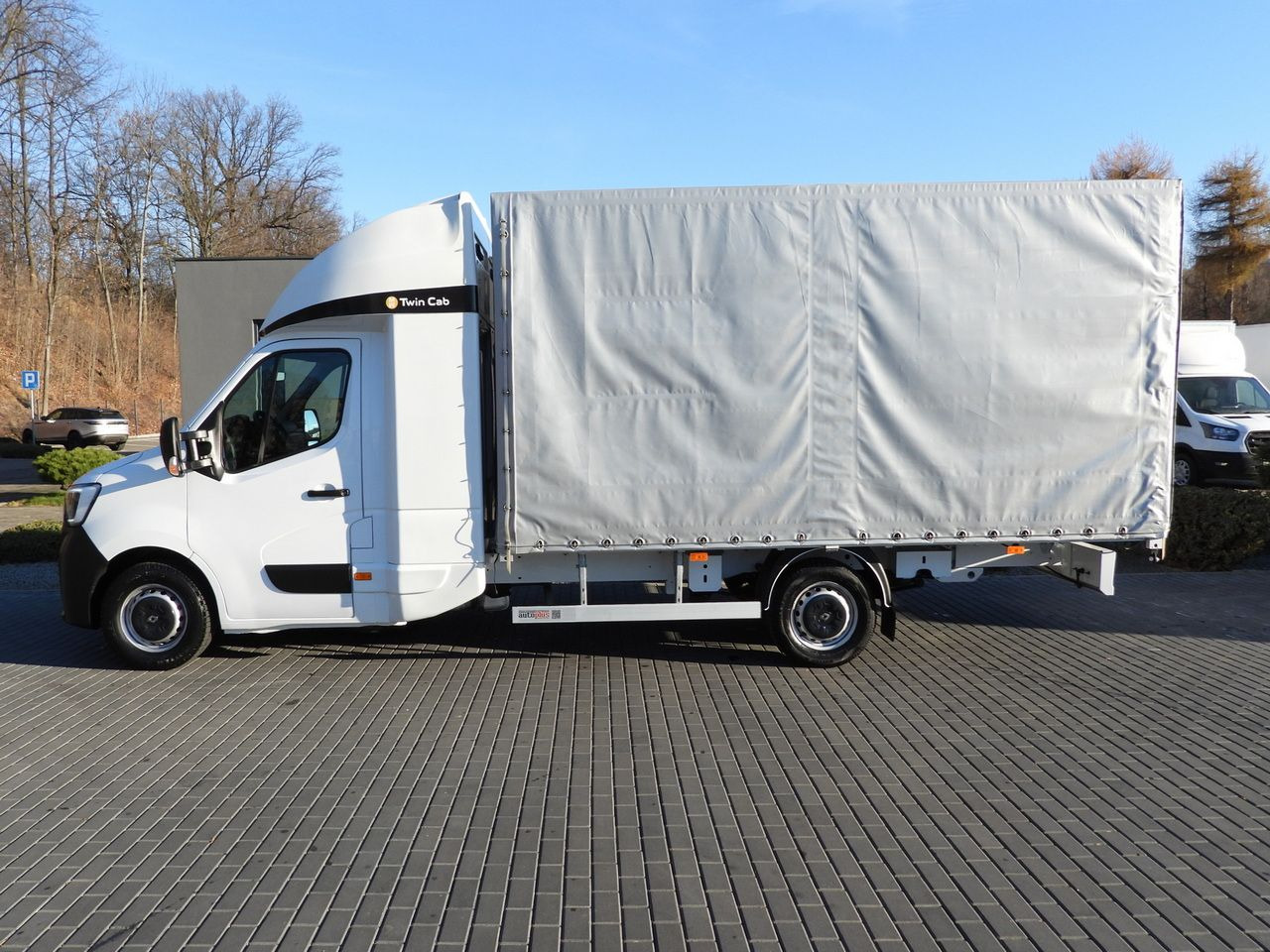 Dostavno vozilo sa ceradom RENAULT MASTER TARPAULIN 8 PALLETS WEBASTO CRUISE CONTROL LED LIGHTS AIR CONDITIONING 165HP: slika 9 Dostavno vozilo sa ceradom RENAULT MASTER TARPAULIN 8 PALLETS WEBASTO CRUISE CONTROL LED LIGHTS AIR CONDITIONING 165HP: slika 9