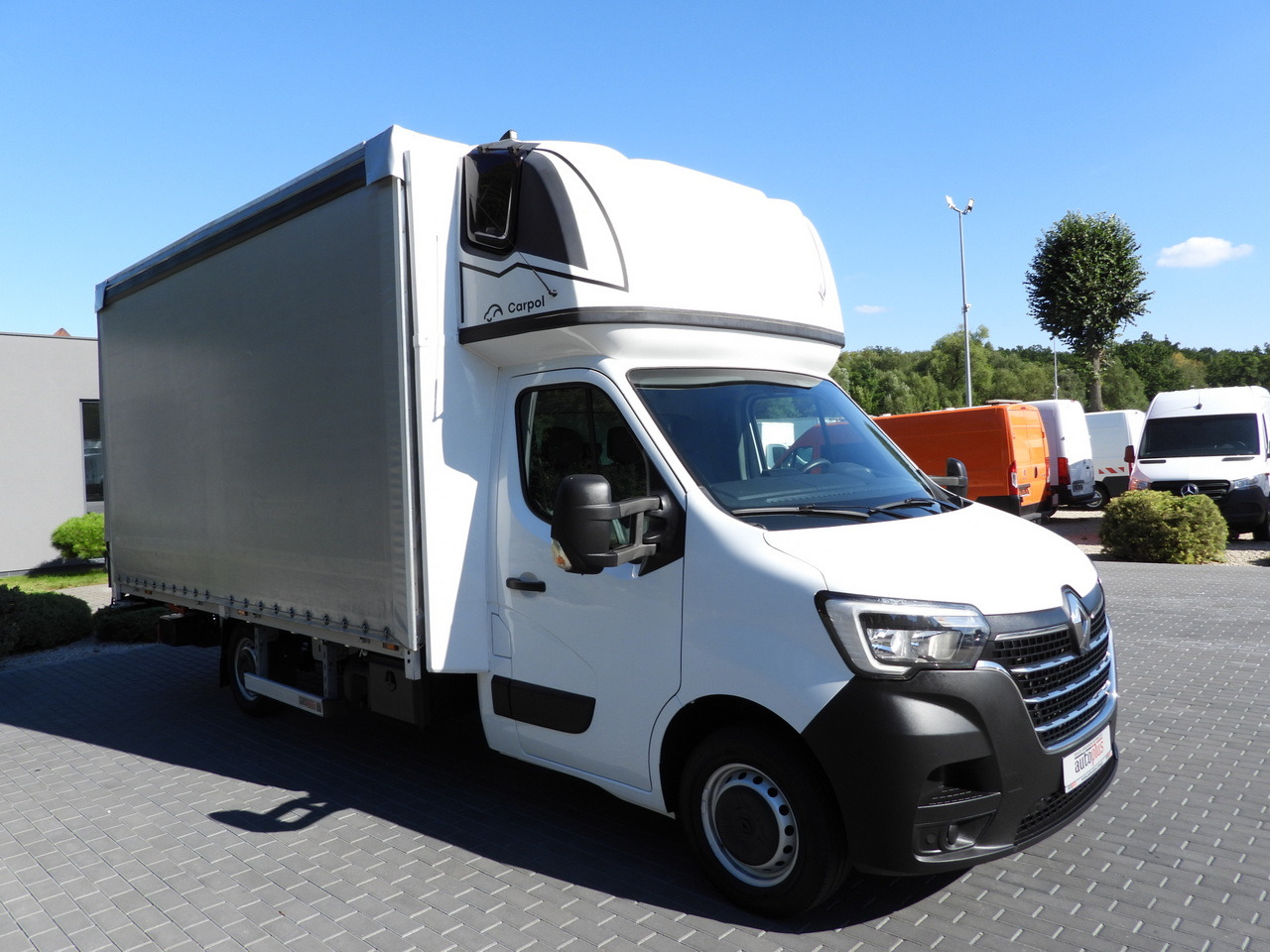 RENAULT MASTER TARPAULIN LIFT 10 PALLETS WEBASTO CRUISE CONTROL LED LIGHTS PNEUMATICS AIR CONDITIONING 165HP - Dostavno vozilo sa ceradom: slika 4 RENAULT MASTER TARPAULIN LIFT 10 PALLETS WEBASTO CRUISE CONTROL LED LIGHTS PNEUMATICS AIR CONDITIONING 165HP - Dostavno vozilo sa ceradom: slika 4