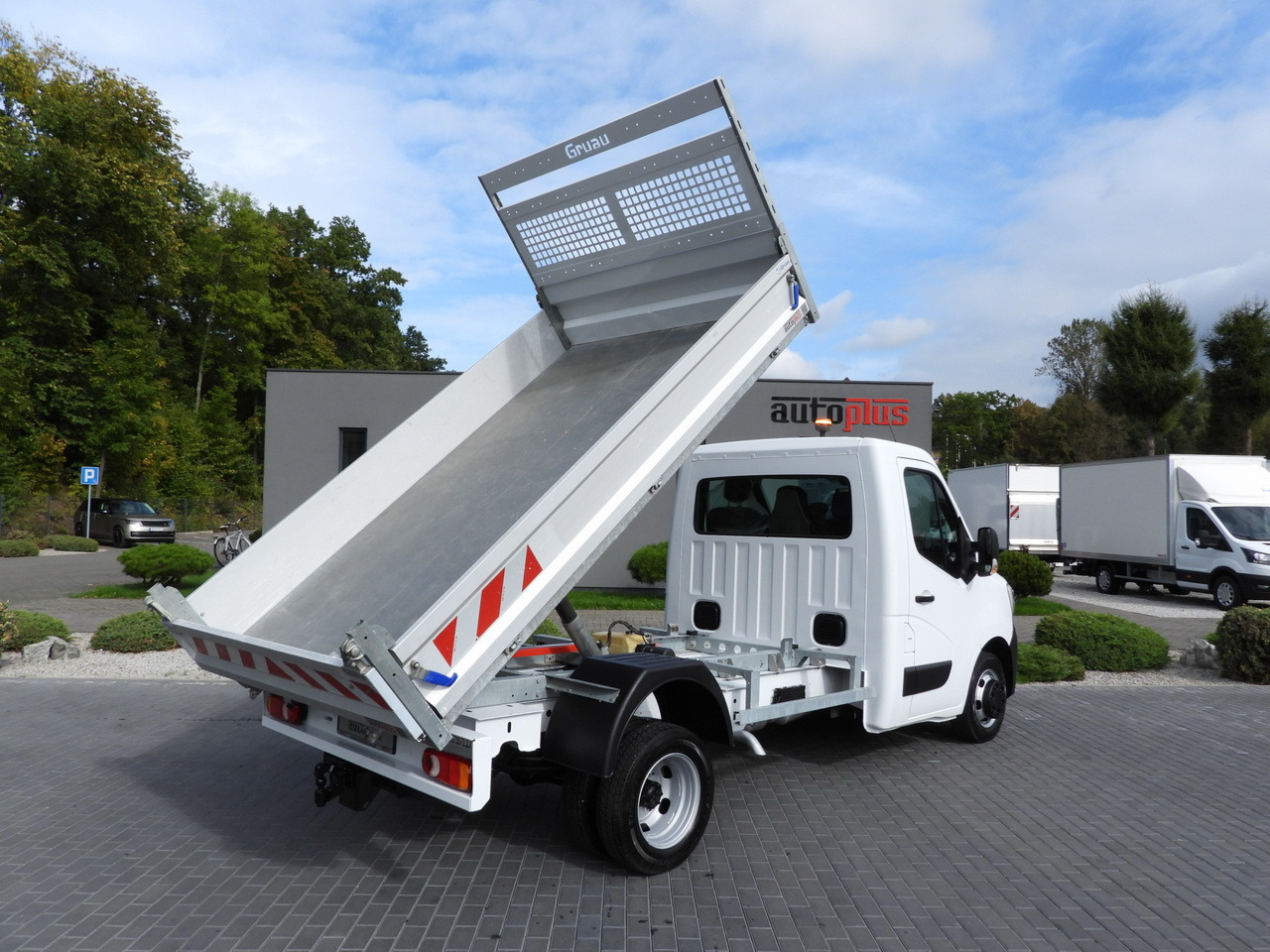 RENAULT MASTER TIPPER CRUISE CONTROL LED LIGHTS TWIN WHEELS AIR CONDITIONING 130HP - Dostavno vozilo istovarivač: slika 4 RENAULT MASTER TIPPER CRUISE CONTROL LED LIGHTS TWIN WHEELS AIR CONDITIONING 130HP - Dostavno vozilo istovarivač: slika 4