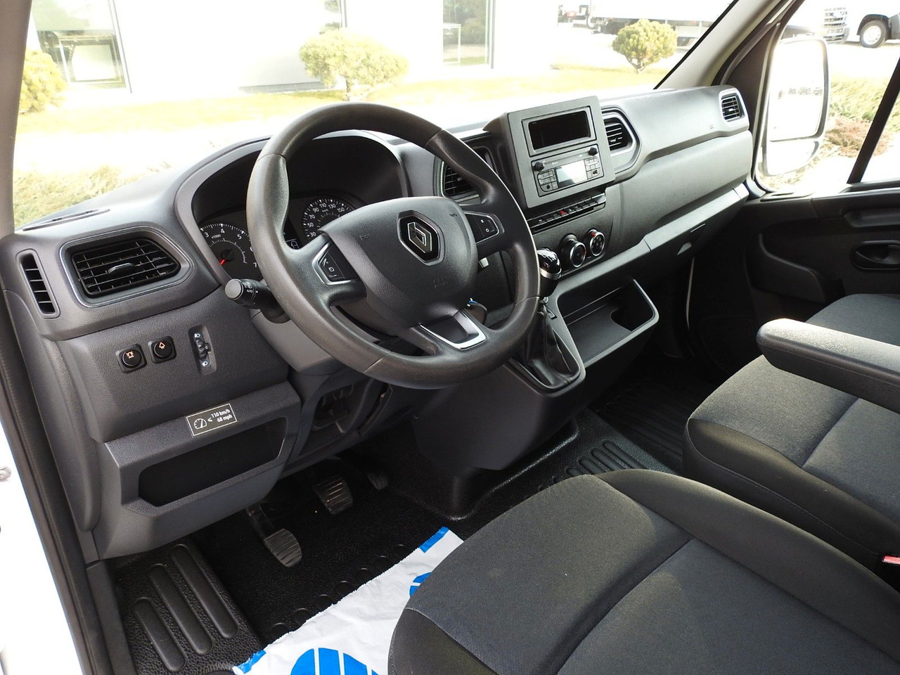 Renault MASTER KASTENWAGEN DOPPELKABINE 7 SITZE TEMPOMAT - Furgon, Dostavno vozilo sa duplom kabinom: slika 2 Renault MASTER KASTENWAGEN DOPPELKABINE 7 SITZE TEMPOMAT - Furgon, Dostavno vozilo sa duplom kabinom: slika 2