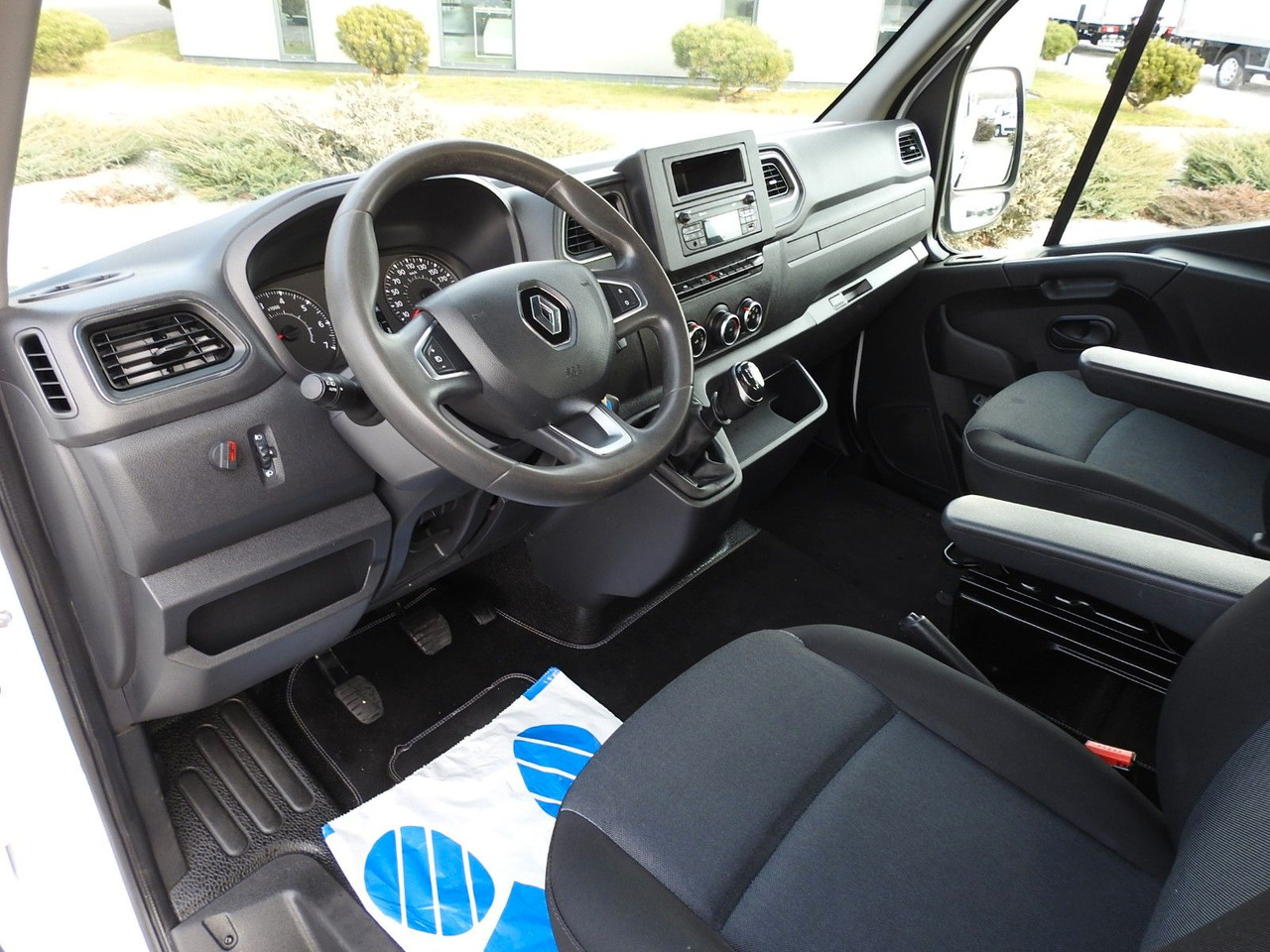 Renault MASTER KIPPER DOPPELKABINE DOKA 6 SITZE TEMPOMAT - Dostavno vozilo istovarivač, Dostavno vozilo sa duplom kabinom: slika 2 Renault MASTER KIPPER DOPPELKABINE DOKA 6 SITZE TEMPOMAT - Dostavno vozilo istovarivač, Dostavno vozilo sa duplom kabinom: slika 2