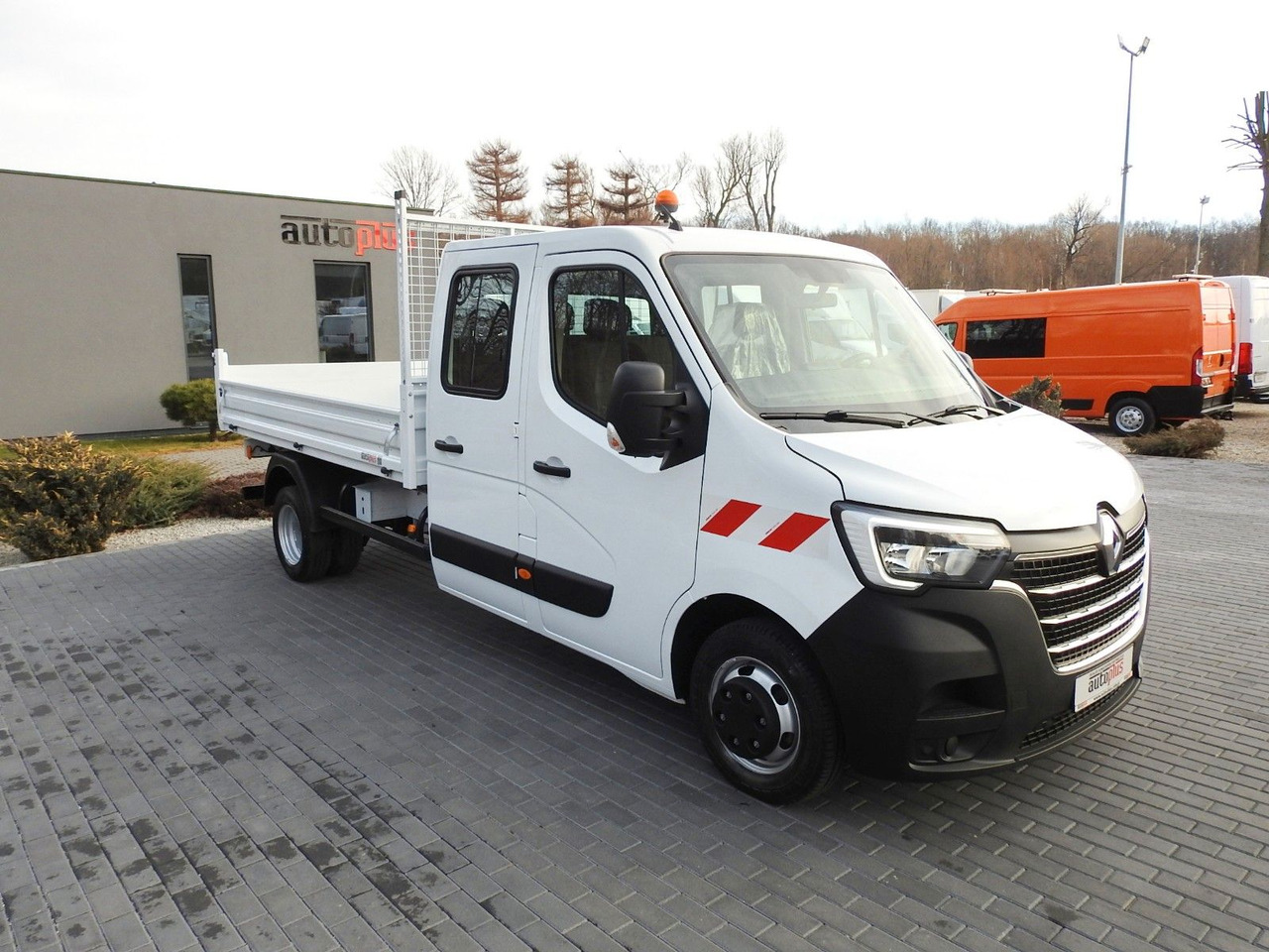 Renault MASTER KIPPER DOPPELKABINE DOKA 6 SITZE TEMPOMAT - Dostavno vozilo istovarivač, Dostavno vozilo sa duplom kabinom: slika 4 Renault MASTER KIPPER DOPPELKABINE DOKA 6 SITZE TEMPOMAT - Dostavno vozilo istovarivač, Dostavno vozilo sa duplom kabinom: slika 4