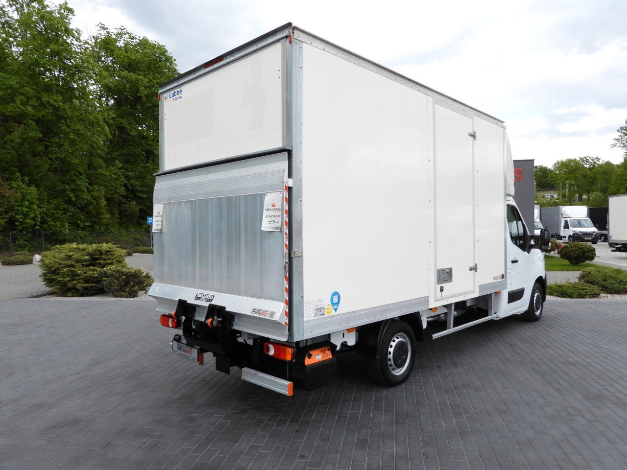 Renault MASTER KOFFER AUFZUG 8 PALETTEN TEMPOMAT A/C LED Renault MASTER KOFFER AUFZUG 8 PALETTEN TEMPOMAT A/C LED - Dostavno vozilo sa zatvorenim sandukom: slika 3 Renault MASTER KOFFER AUFZUG 8 PALETTEN TEMPOMAT A/C LED Renault MASTER KOFFER AUFZUG 8 PALETTEN TEMPOMAT A/C LED - Dostavno vozilo sa zatvorenim sandukom: slika 3