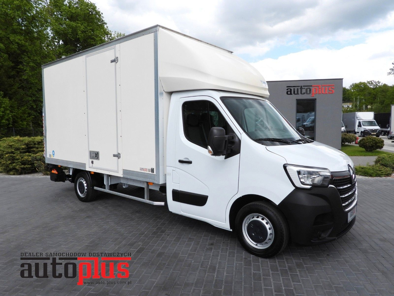 Renault MASTER KOFFER AUFZUG 8 PALETTEN TEMPOMAT A/C LED Renault MASTER KOFFER AUFZUG 8 PALETTEN TEMPOMAT A/C LED - Dostavno vozilo sa zatvorenim sandukom: slika 1 Renault MASTER KOFFER AUFZUG 8 PALETTEN TEMPOMAT A/C LED Renault MASTER KOFFER AUFZUG 8 PALETTEN TEMPOMAT A/C LED - Dostavno vozilo sa zatvorenim sandukom: slika 1