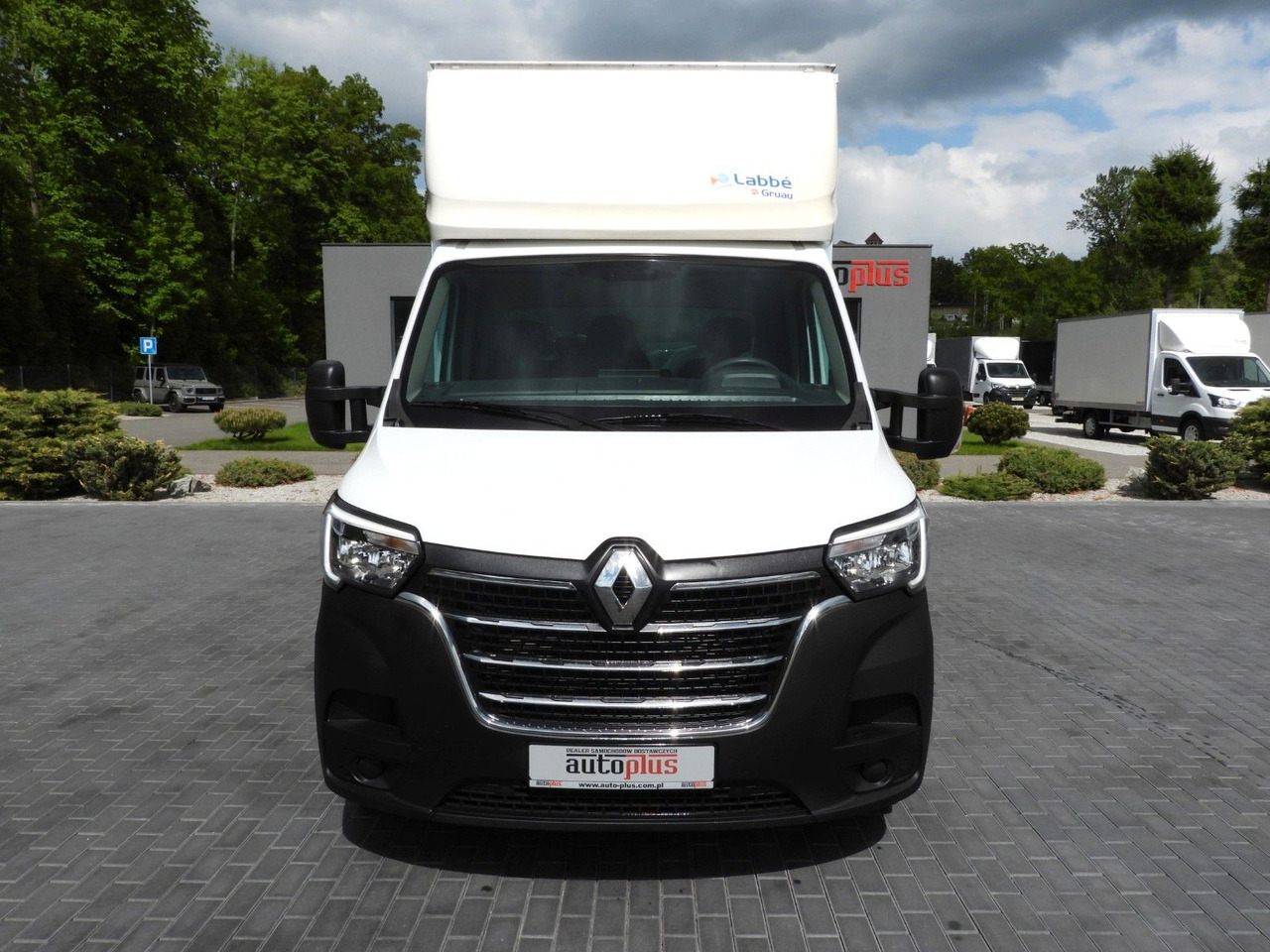 Renault MASTER KOFFER AUFZUG 8 PALETTEN TEMPOMAT A/C LED Renault MASTER KOFFER AUFZUG 8 PALETTEN TEMPOMAT A/C LED - Dostavno vozilo sa zatvorenim sandukom: slika 5 Renault MASTER KOFFER AUFZUG 8 PALETTEN TEMPOMAT A/C LED Renault MASTER KOFFER AUFZUG 8 PALETTEN TEMPOMAT A/C LED - Dostavno vozilo sa zatvorenim sandukom: slika 5