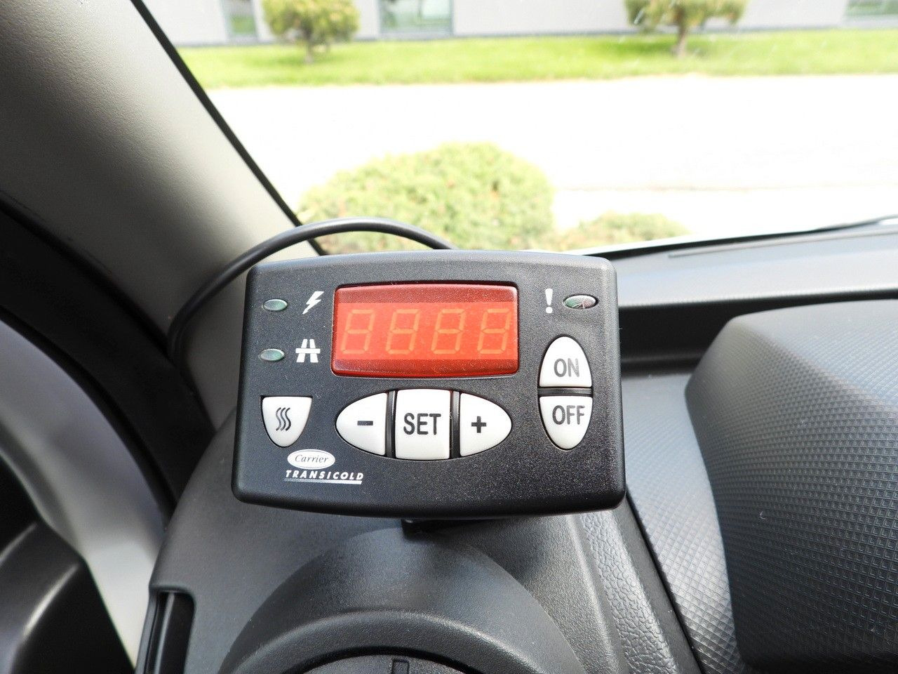 Dostavno vozilo hladnjača Renault MASTER  KÜHLKASTENWAGEN -20*C  TEMPOMAT Renault MASTER  KÜHLKASTENWAGEN -20*C  TEMPOMAT: slika 24