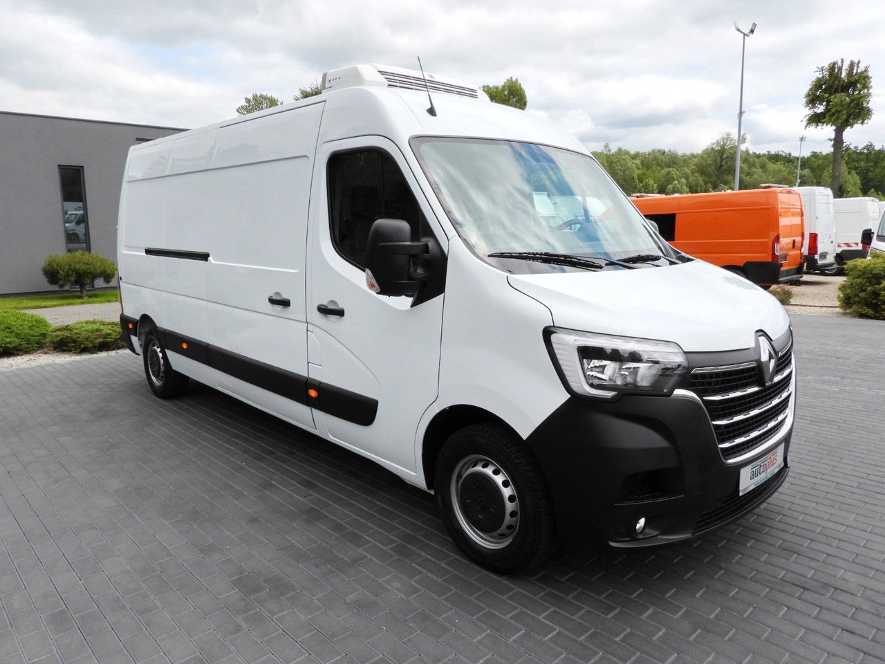 Renault MASTER KÜHLKASTENWAGEN -5*C TEMPOMAT NAVIGATION - Dostavno vozilo hladnjača: slika 4 Renault MASTER KÜHLKASTENWAGEN -5*C TEMPOMAT NAVIGATION - Dostavno vozilo hladnjača: slika 4