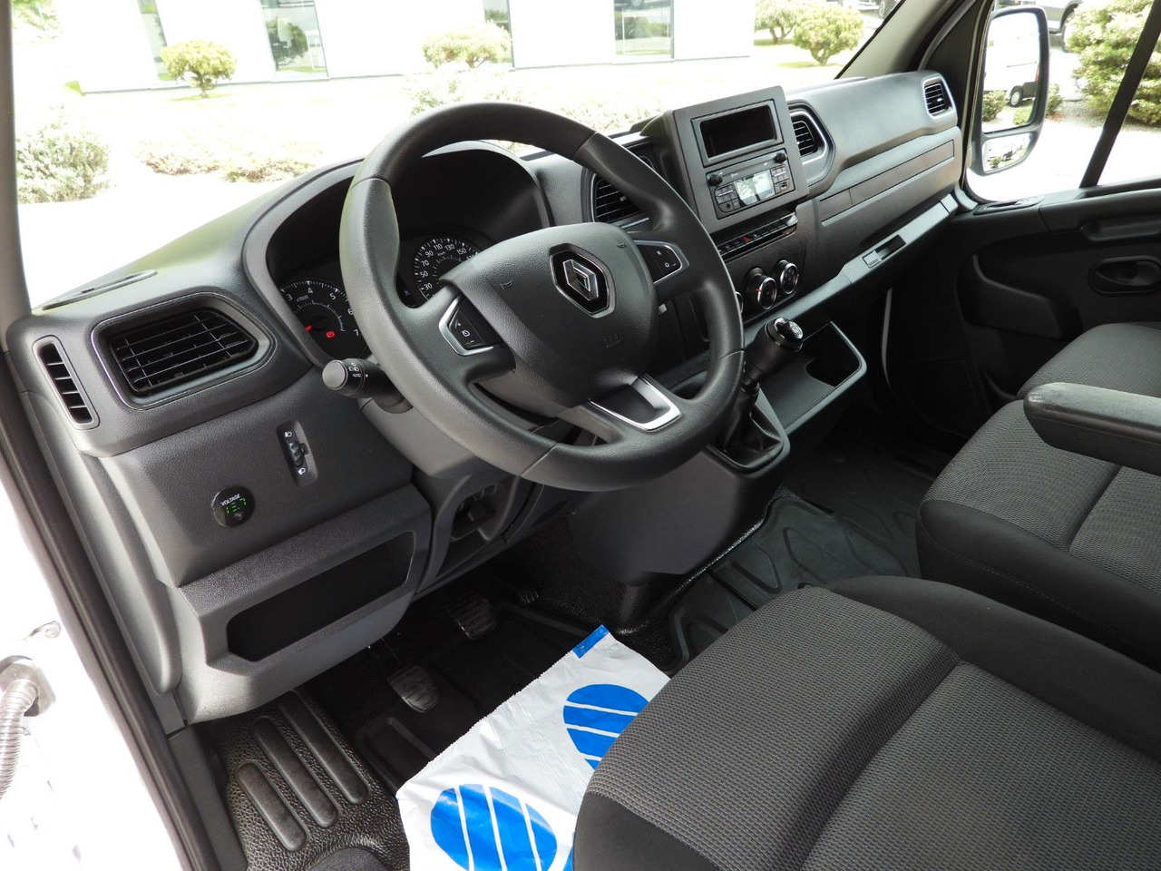 Renault MASTER PRITSCHE PLANE 10 PALETTEN WEBASTO A/C - Dostavno vozilo sa ceradom: slika 2 Renault MASTER PRITSCHE PLANE 10 PALETTEN WEBASTO A/C - Dostavno vozilo sa ceradom: slika 2