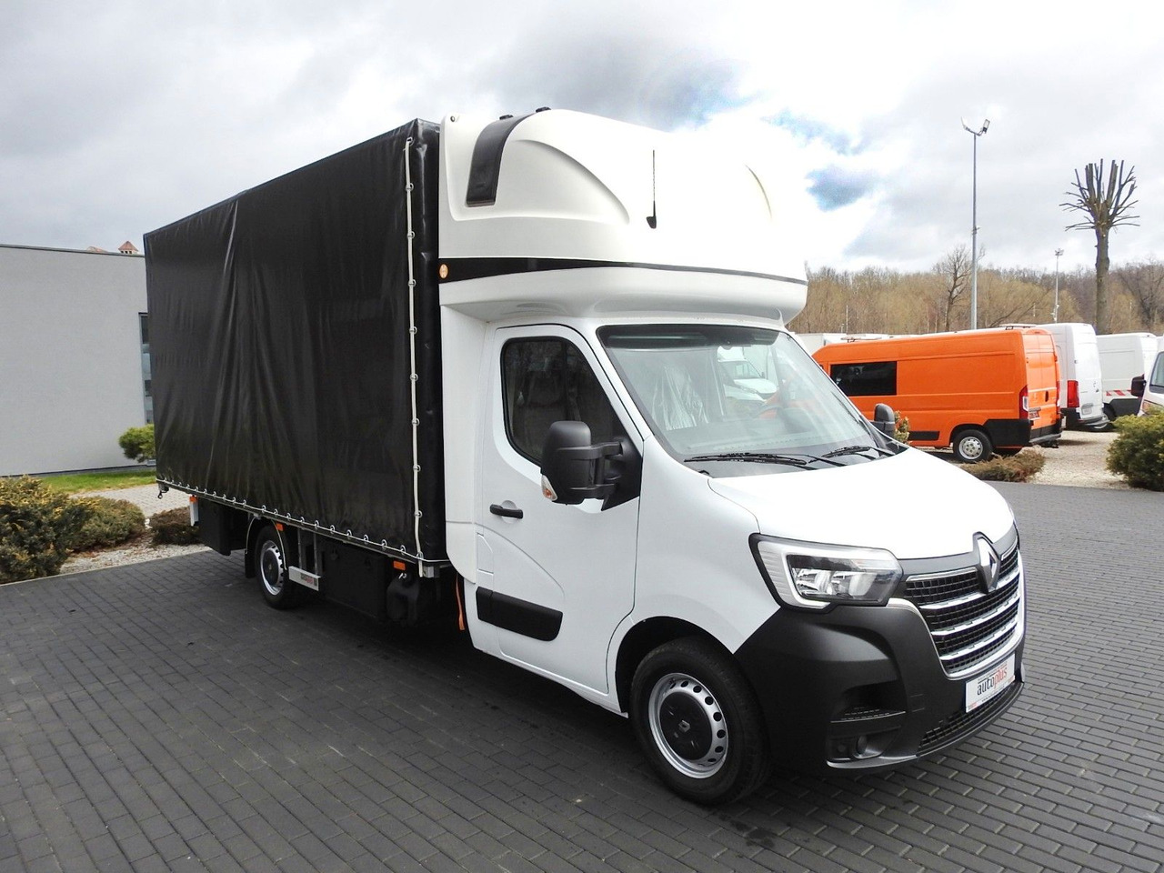 Renault MASTER PRITSCHE PLANE 10 PALETTEN WEBASTO A/C - Dostavno vozilo sa ceradom: slika 4 Renault MASTER PRITSCHE PLANE 10 PALETTEN WEBASTO A/C - Dostavno vozilo sa ceradom: slika 4