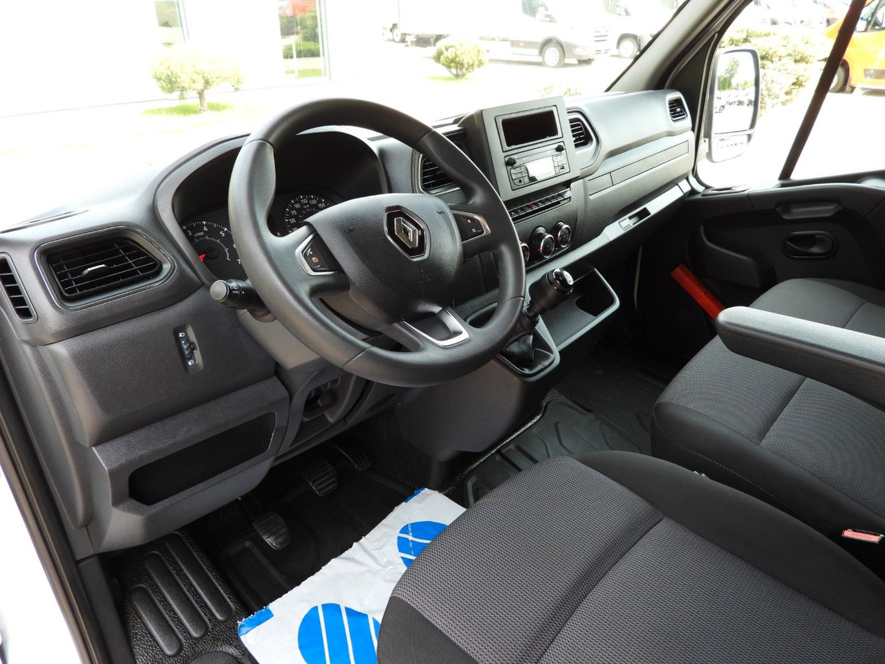 Renault MASTER PRITSCHE PLANE 12 PALETTEN WEBASTO A/C - Dostavno vozilo sa ceradom: slika 2 Renault MASTER PRITSCHE PLANE 12 PALETTEN WEBASTO A/C - Dostavno vozilo sa ceradom: slika 2