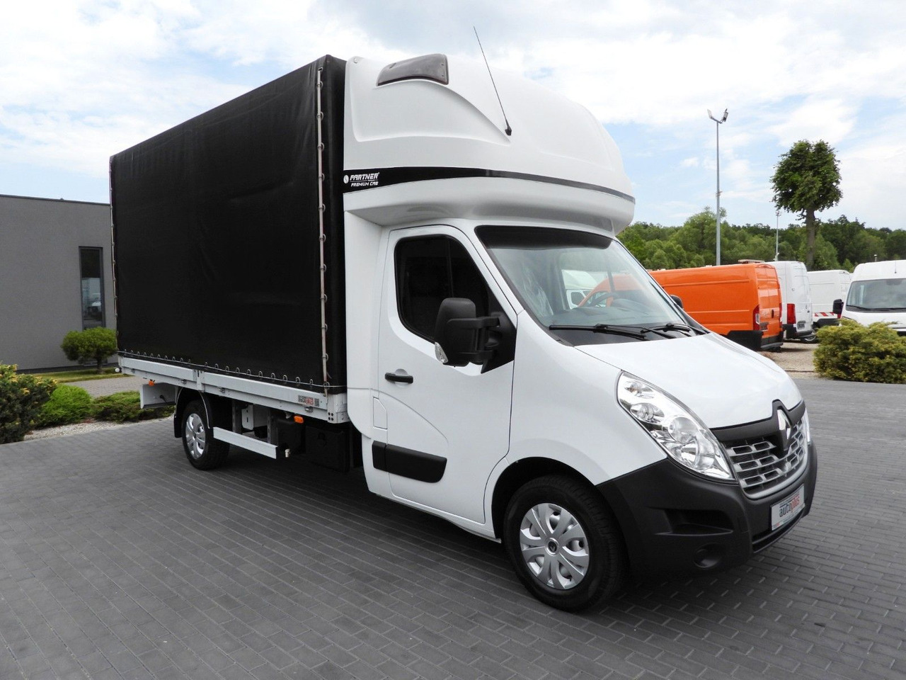 Renault MASTER PRITSCHE PLANE 8 PALETTEN WEBASTO - Dostavno vozilo sa ceradom: slika 4 Renault MASTER PRITSCHE PLANE 8 PALETTEN WEBASTO - Dostavno vozilo sa ceradom: slika 4