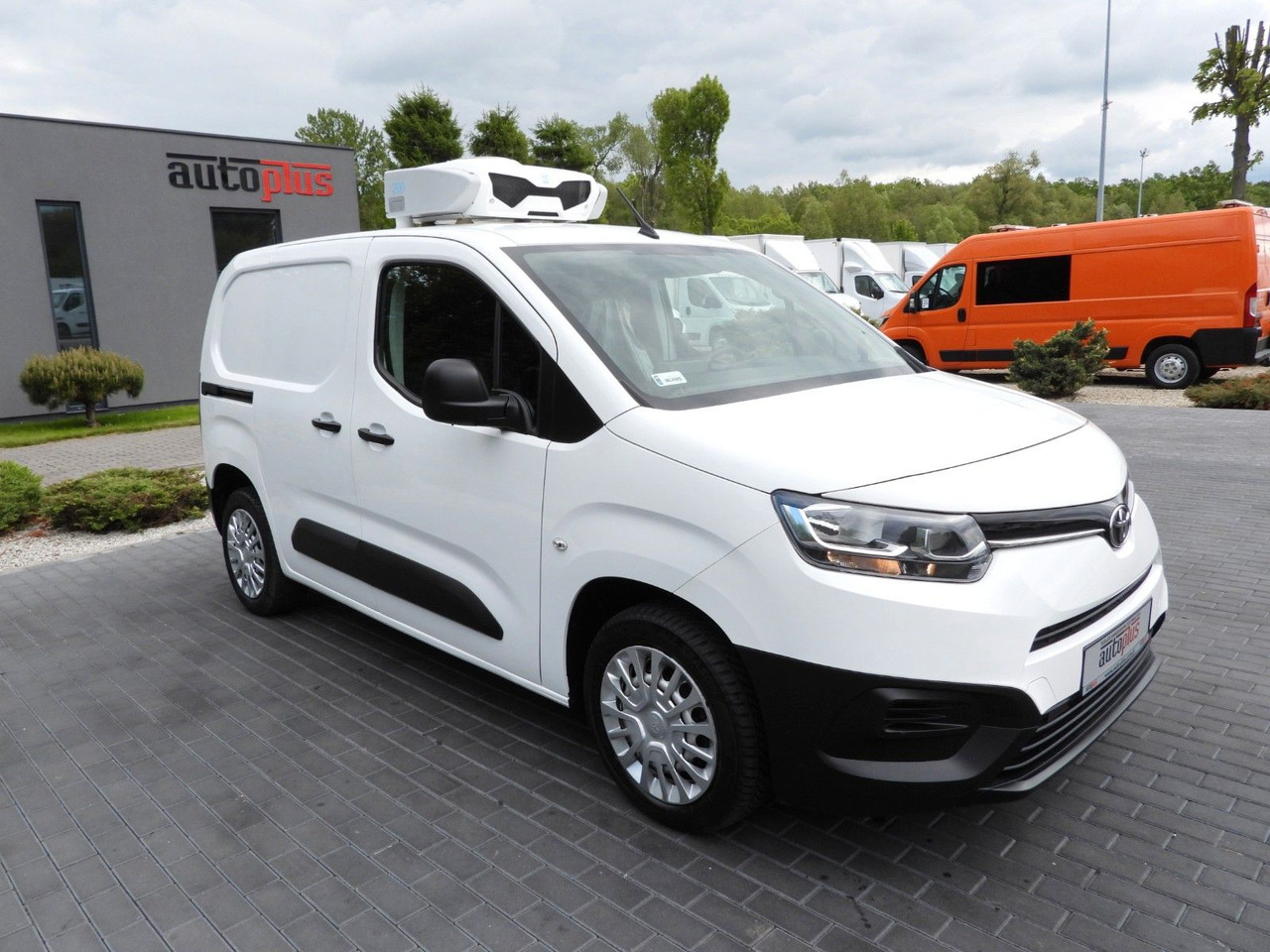 Toyota PROACE CITY KÜHLKASTENWAGEN -15*C TEMPOMAT A/C - Dostavno vozilo hladnjača: slika 4 Toyota PROACE CITY KÜHLKASTENWAGEN -15*C TEMPOMAT A/C - Dostavno vozilo hladnjača: slika 4