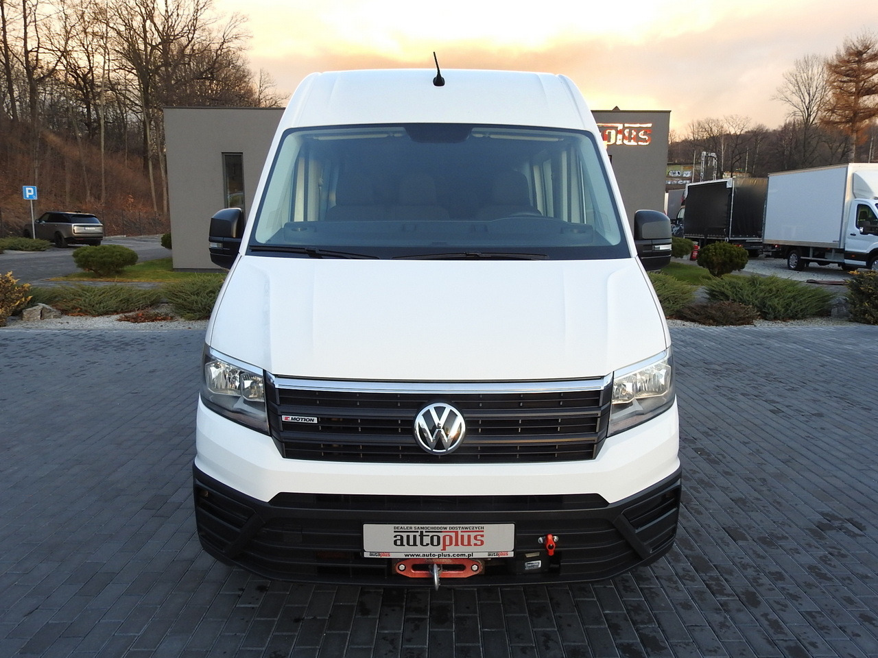 VOLKSWAGEN CRAFTER 4X4 4MOTION BOX DELIVERY VAN 7 SEATS AIR CONDITIONING 140HP - Furgon: slika 5 VOLKSWAGEN CRAFTER 4X4 4MOTION BOX DELIVERY VAN 7 SEATS AIR CONDITIONING 140HP - Furgon: slika 5