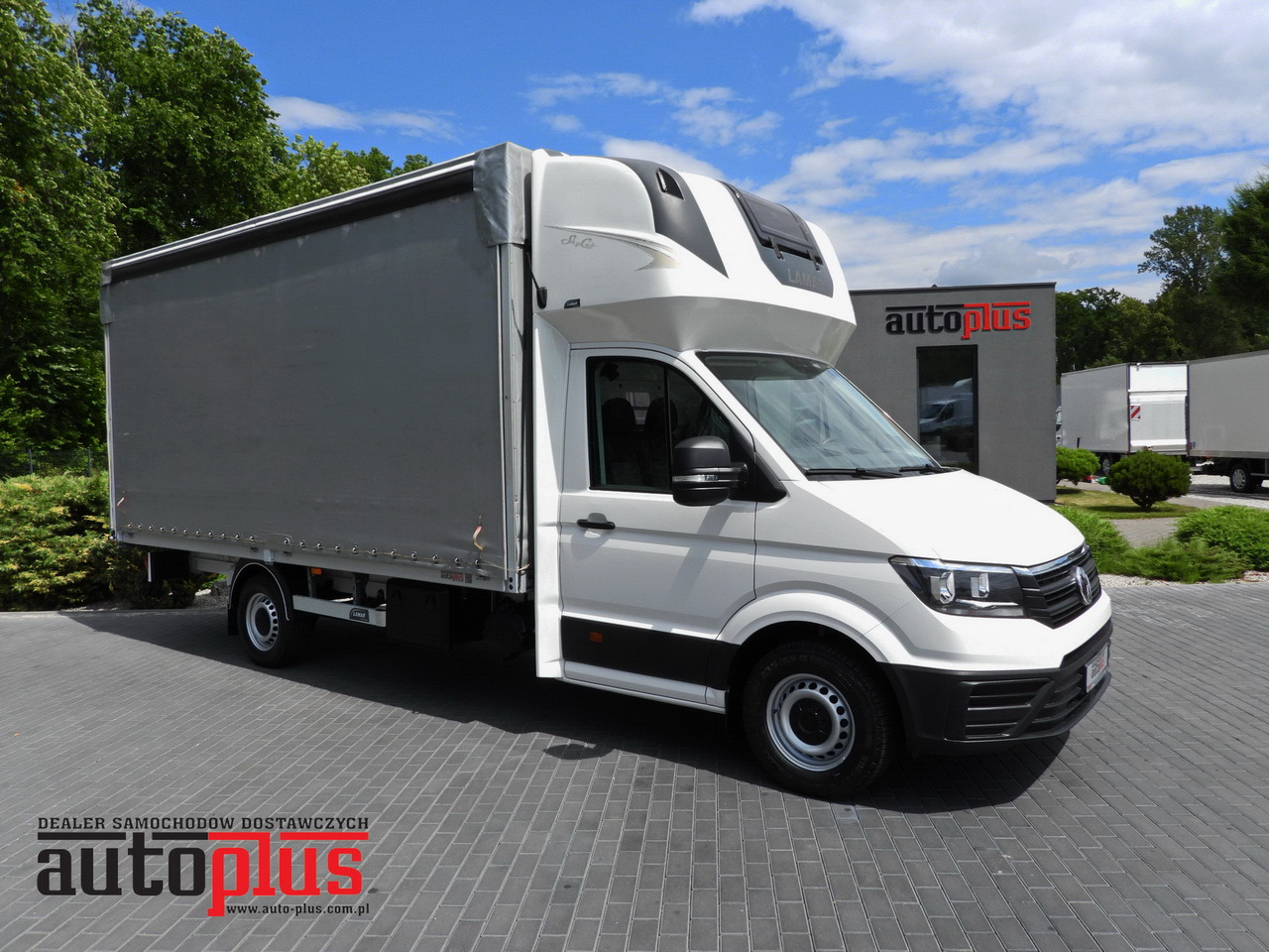 VOLKSWAGEN CRAFTER TARPAULIN 10 PALLETS WEBASTO CRUISE CONTROL AIR CONDITIONING 180HP - Dostavno vozilo sa ceradom: slika 1 VOLKSWAGEN CRAFTER TARPAULIN 10 PALLETS WEBASTO CRUISE CONTROL AIR CONDITIONING 180HP - Dostavno vozilo sa ceradom: slika 1