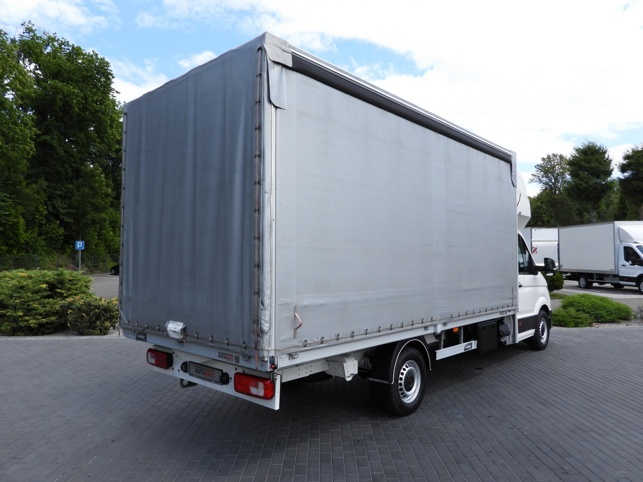 VOLKSWAGEN CRAFTER TARPAULIN 10 PALLETS WEBASTO CRUISE CONTROL AIR CONDITIONING 180HP - Dostavno vozilo sa ceradom: slika 3 VOLKSWAGEN CRAFTER TARPAULIN 10 PALLETS WEBASTO CRUISE CONTROL AIR CONDITIONING 180HP - Dostavno vozilo sa ceradom: slika 3