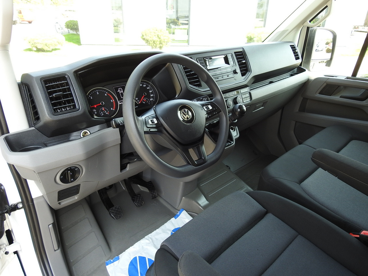 VOLKSWAGEN CRAFTER TARPAULIN 10 PALLETS WEBASTO CRUISE CONTROL AIR CONDITIONING LED LIGHTS 180HP - Dostavno vozilo sa ceradom: slika 2 VOLKSWAGEN CRAFTER TARPAULIN 10 PALLETS WEBASTO CRUISE CONTROL AIR CONDITIONING LED LIGHTS 180HP - Dostavno vozilo sa ceradom: slika 2