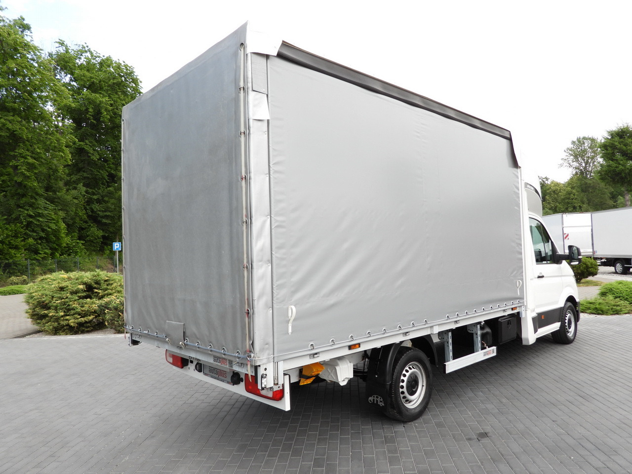 VOLKSWAGEN CRAFTER TARPAULIN 8 PALLETS CRUISE CONTROL LED LIGHTS AIR CONDITIONING 180HP - Dostavno vozilo sa ceradom: slika 3 VOLKSWAGEN CRAFTER TARPAULIN 8 PALLETS CRUISE CONTROL LED LIGHTS AIR CONDITIONING 180HP - Dostavno vozilo sa ceradom: slika 3