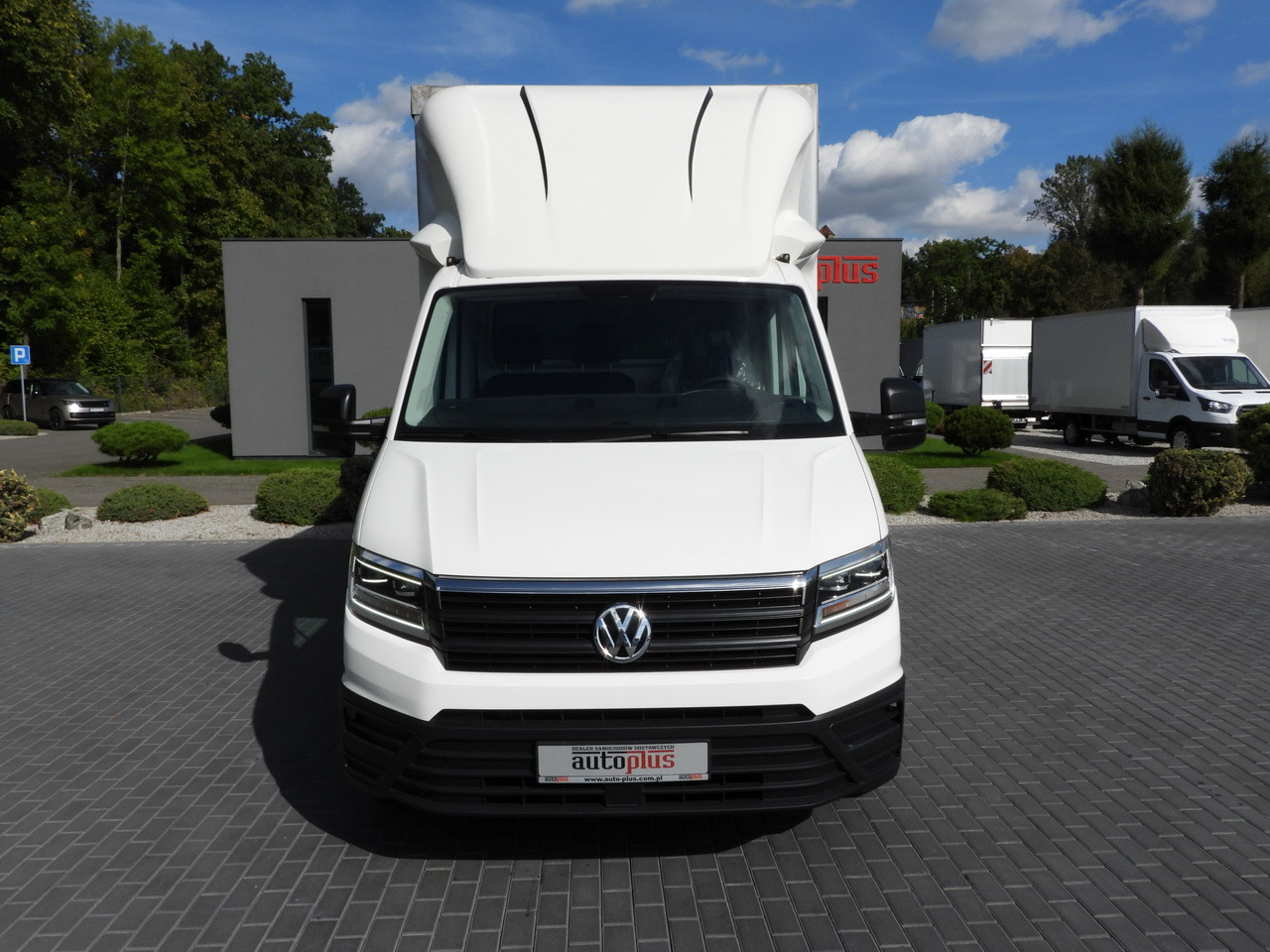 VOLKSWAGEN CRAFTER TARPAULIN LIFT 8 PALLETS CRUISE CONTROL LED LIGHTS TWIN WHEELS AIR CONDITIONING 180HP - Dostavno vozilo sa ceradom: slika 5 VOLKSWAGEN CRAFTER TARPAULIN LIFT 8 PALLETS CRUISE CONTROL LED LIGHTS TWIN WHEELS AIR CONDITIONING 180HP - Dostavno vozilo sa ceradom: slika 5