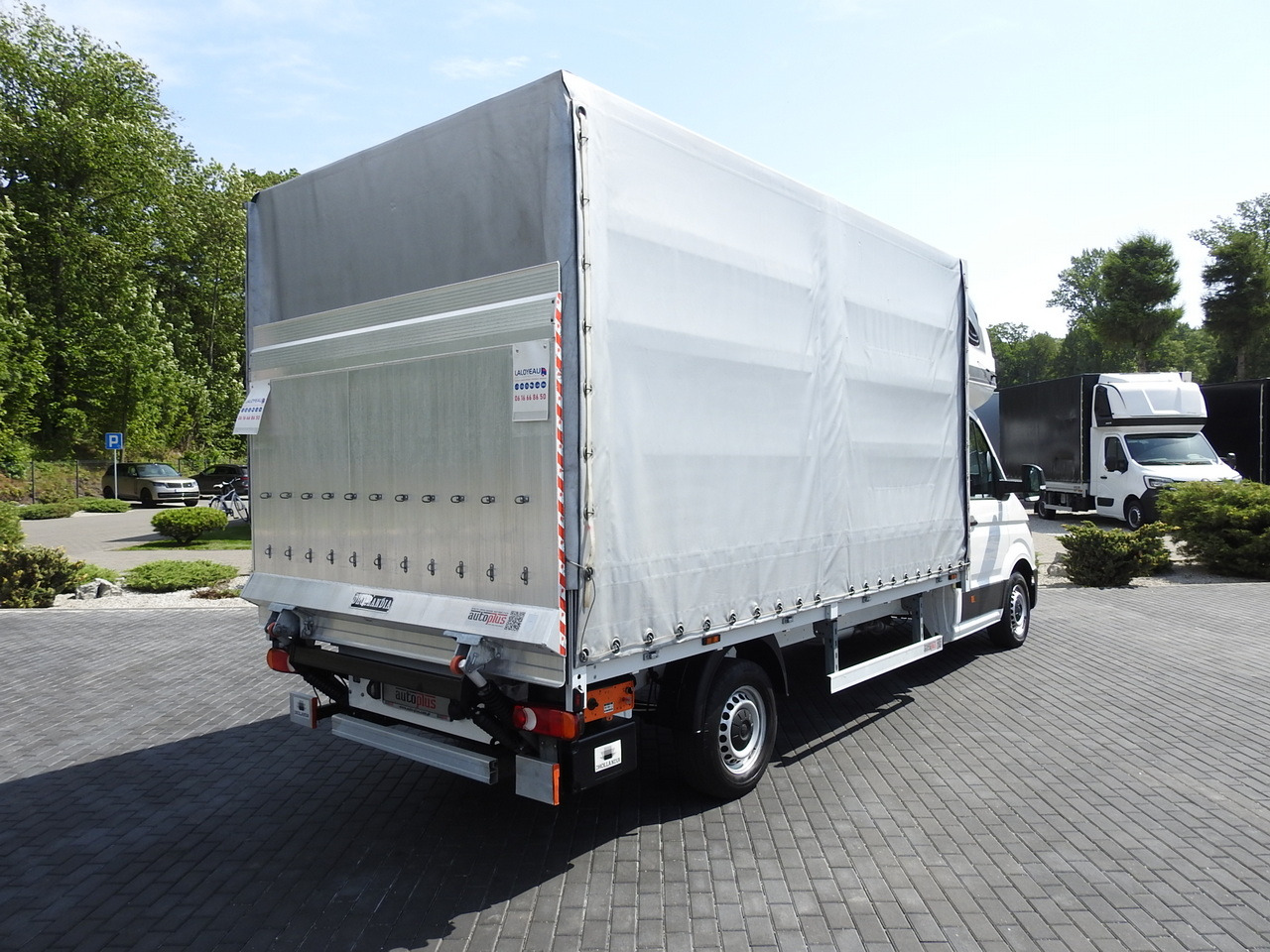 VOLKSWAGEN CRAFTER TARPAULIN LIFT 8 PALLETS WEBASTO CRUISE CONTROL 180HP - Dostavno vozilo sa ceradom: slika 3 VOLKSWAGEN CRAFTER TARPAULIN LIFT 8 PALLETS WEBASTO CRUISE CONTROL 180HP - Dostavno vozilo sa ceradom: slika 3