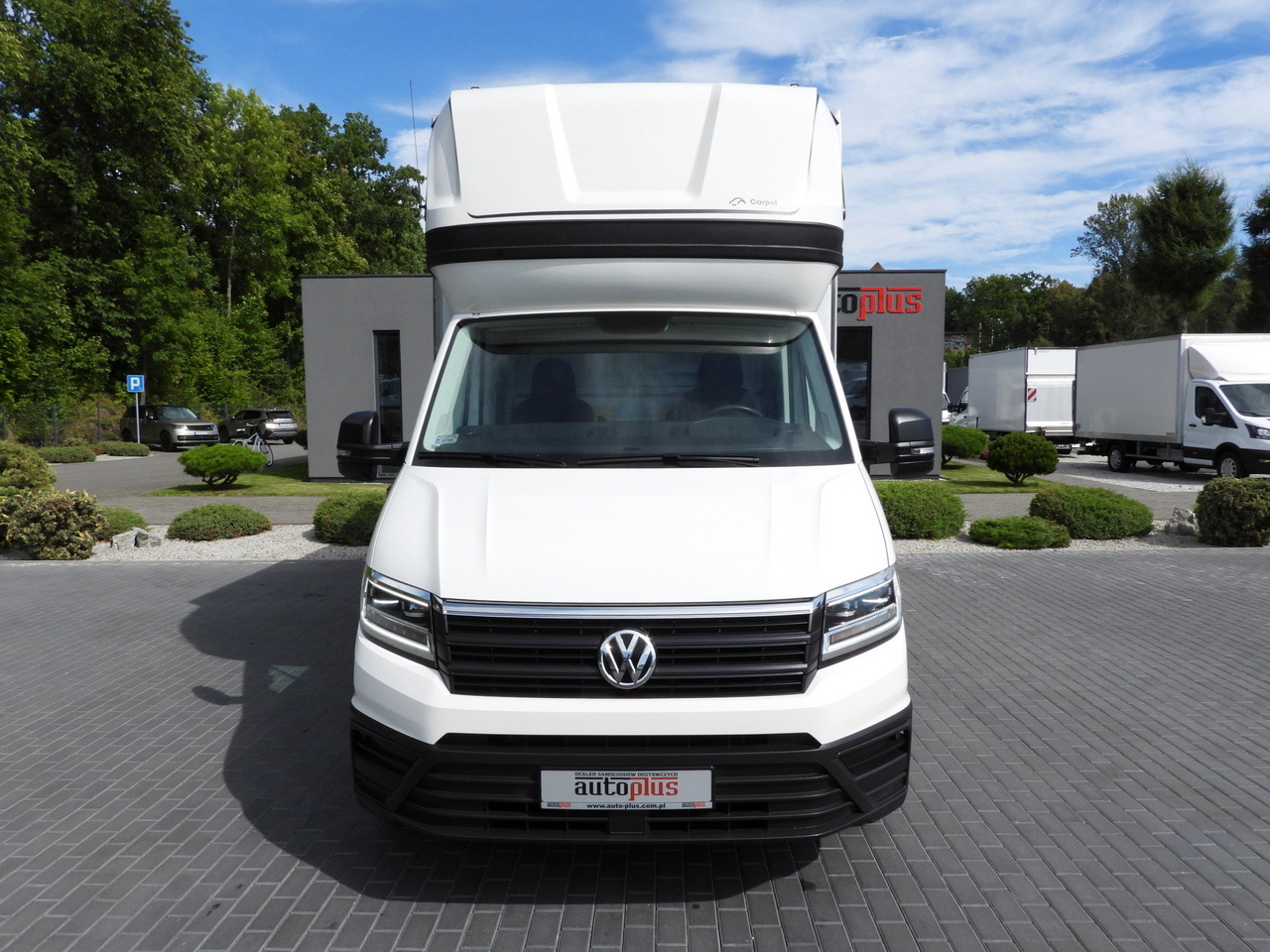 VOLKSWAGEN CRAFTER TARPAULIN LIFT 8 PALLETS WEBASTO CRUISE CONTROL LED LIGHTS AIR CONDITIONING 180HP - Dostavno vozilo sa ceradom: slika 5 VOLKSWAGEN CRAFTER TARPAULIN LIFT 8 PALLETS WEBASTO CRUISE CONTROL LED LIGHTS AIR CONDITIONING 180HP - Dostavno vozilo sa ceradom: slika 5