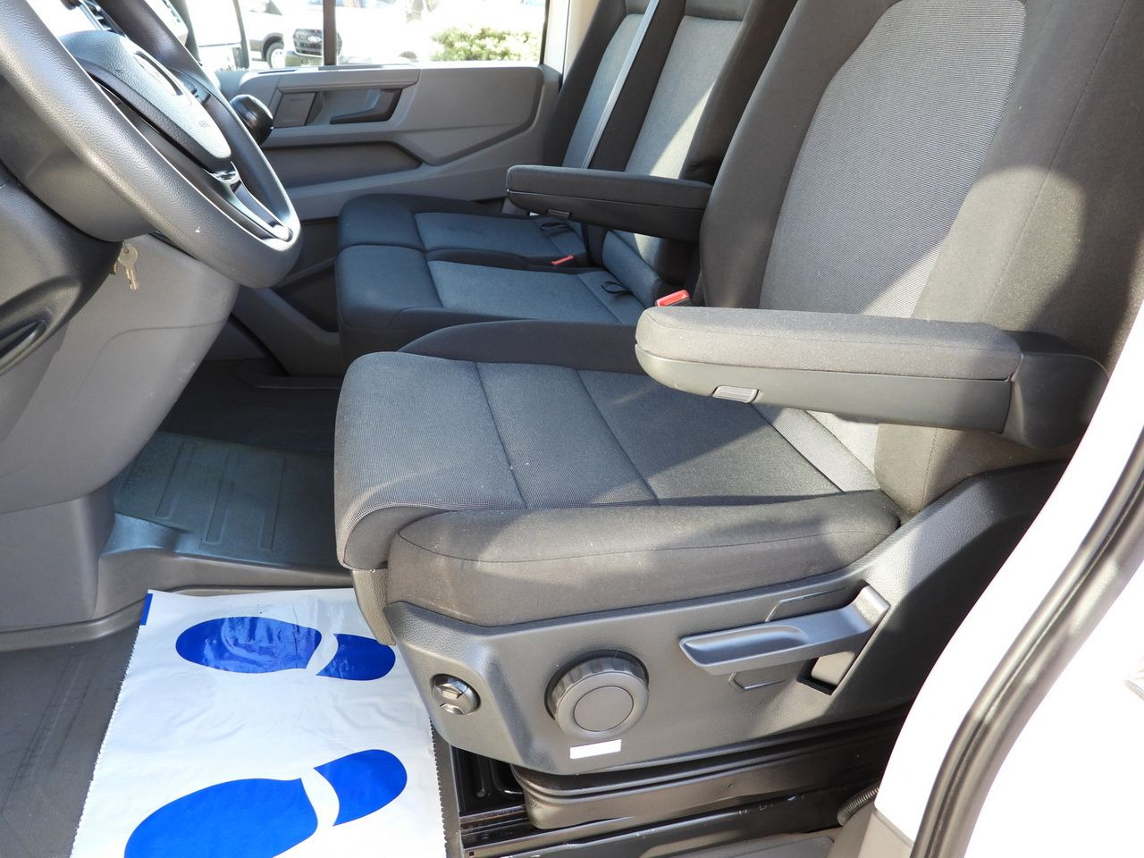 VOLKSWAGEN CRAFTER TIPPER CRUISE CONTROL NAVIGATION TWIN WHEELS AIR CONDITIONING 180HP VOLKSWAGEN CRAFTER TIPPER CRUISE CONTROL NAVIGATION TWIN WHEELS AIR CONDITIONING 180HP: slika 26 VOLKSWAGEN CRAFTER TIPPER CRUISE CONTROL NAVIGATION TWIN WHEELS AIR CONDITIONING 180HP VOLKSWAGEN CRAFTER TIPPER CRUISE CONTROL NAVIGATION TWIN WHEELS AIR CONDITIONING 180HP: slika 26