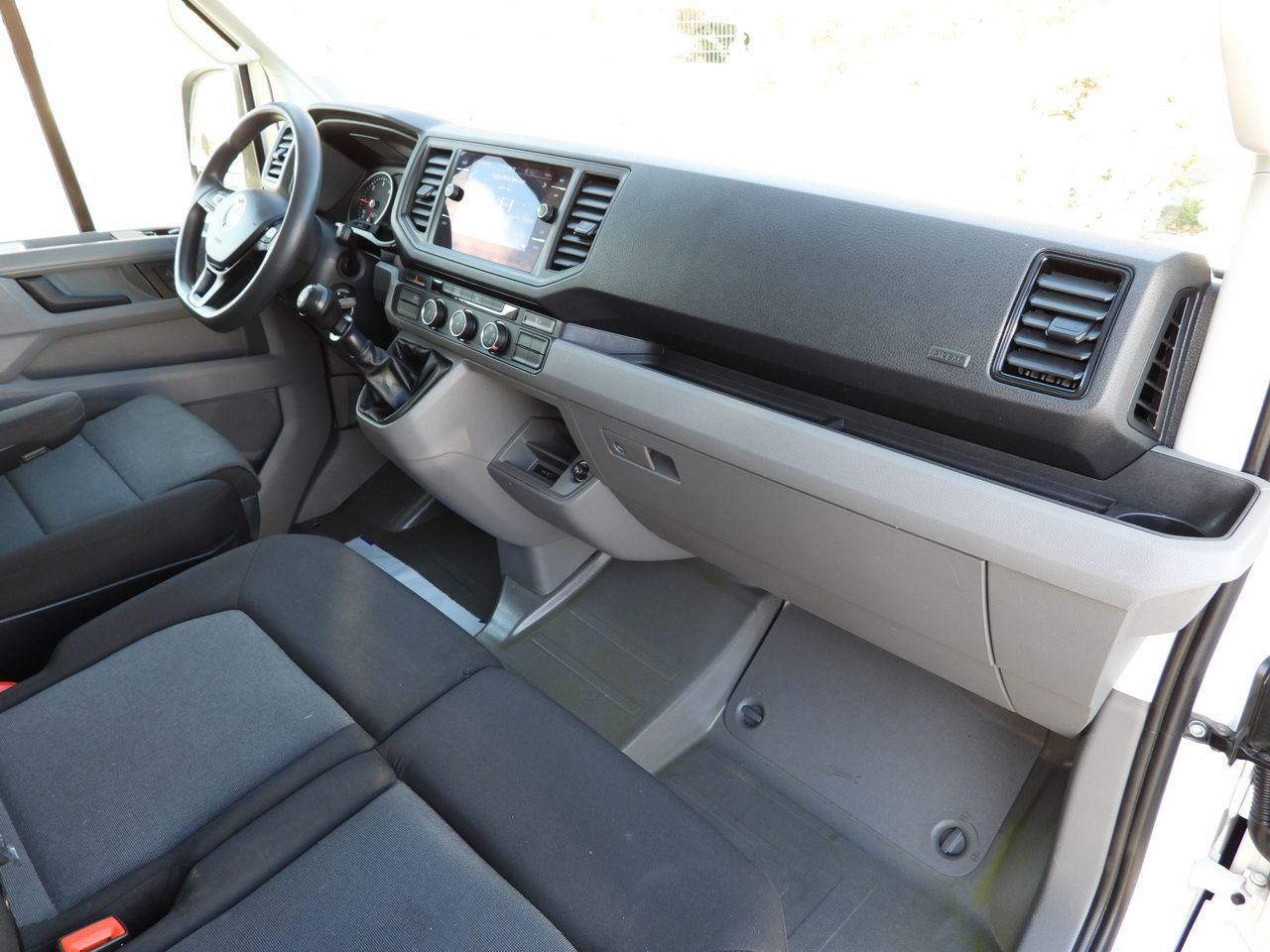 VOLKSWAGEN CRAFTER TIPPER CRUISE CONTROL NAVIGATION TWIN WHEELS AIR CONDITIONING 180HP VOLKSWAGEN CRAFTER TIPPER CRUISE CONTROL NAVIGATION TWIN WHEELS AIR CONDITIONING 180HP: slika 38 VOLKSWAGEN CRAFTER TIPPER CRUISE CONTROL NAVIGATION TWIN WHEELS AIR CONDITIONING 180HP VOLKSWAGEN CRAFTER TIPPER CRUISE CONTROL NAVIGATION TWIN WHEELS AIR CONDITIONING 180HP: slika 38