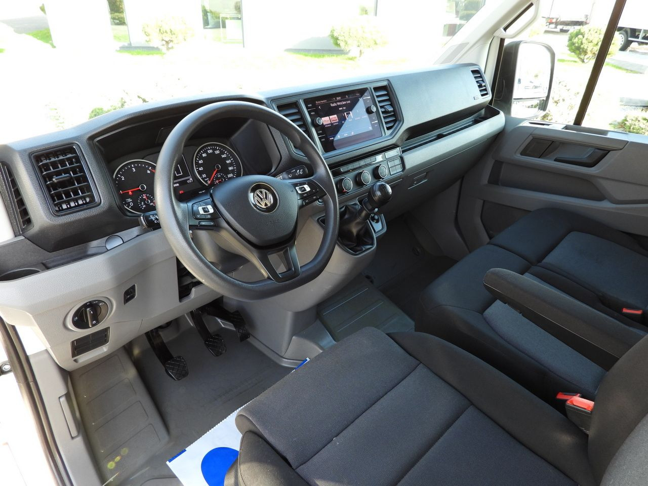 VOLKSWAGEN CRAFTER TIPPER CRUISE CONTROL NAVIGATION TWIN WHEELS AIR CONDITIONING 180HP - Dostavno vozilo istovarivač: slika 2 VOLKSWAGEN CRAFTER TIPPER CRUISE CONTROL NAVIGATION TWIN WHEELS AIR CONDITIONING 180HP - Dostavno vozilo istovarivač: slika 2