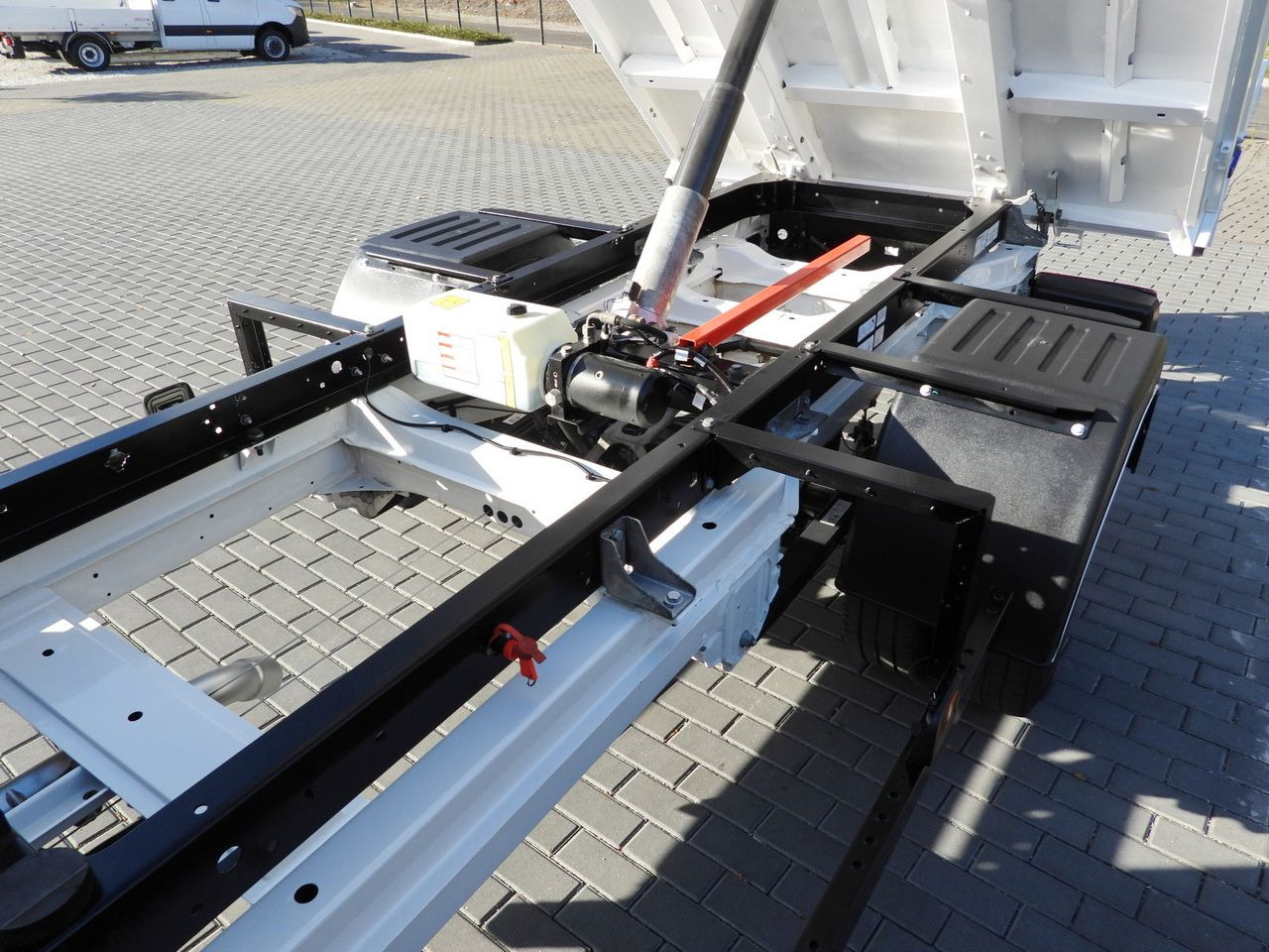 VOLKSWAGEN CRAFTER TIPPER CRUISE CONTROL NAVIGATION TWIN WHEELS AIR CONDITIONING 180HP VOLKSWAGEN CRAFTER TIPPER CRUISE CONTROL NAVIGATION TWIN WHEELS AIR CONDITIONING 180HP: slika 21 VOLKSWAGEN CRAFTER TIPPER CRUISE CONTROL NAVIGATION TWIN WHEELS AIR CONDITIONING 180HP VOLKSWAGEN CRAFTER TIPPER CRUISE CONTROL NAVIGATION TWIN WHEELS AIR CONDITIONING 180HP: slika 21