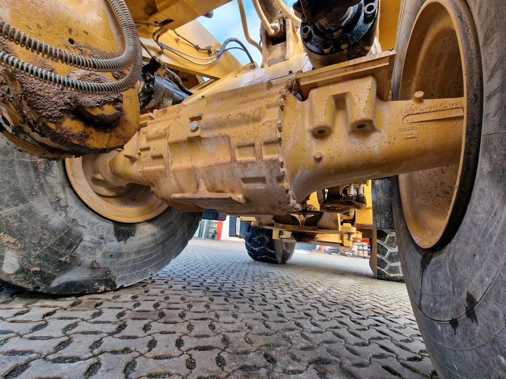 Utovarivač točkaš CAT 972MXE: slika 13