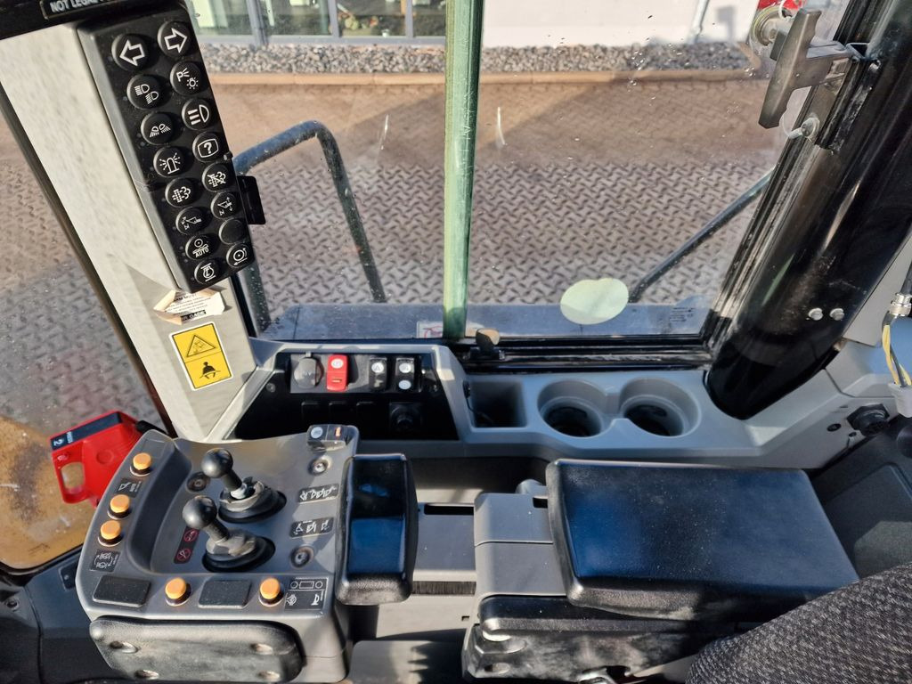 Utovarivač točkaš CAT 972MXE: slika 21