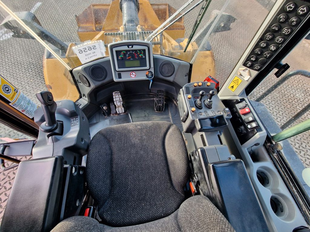 Utovarivač točkaš CAT 972MXE: slika 19