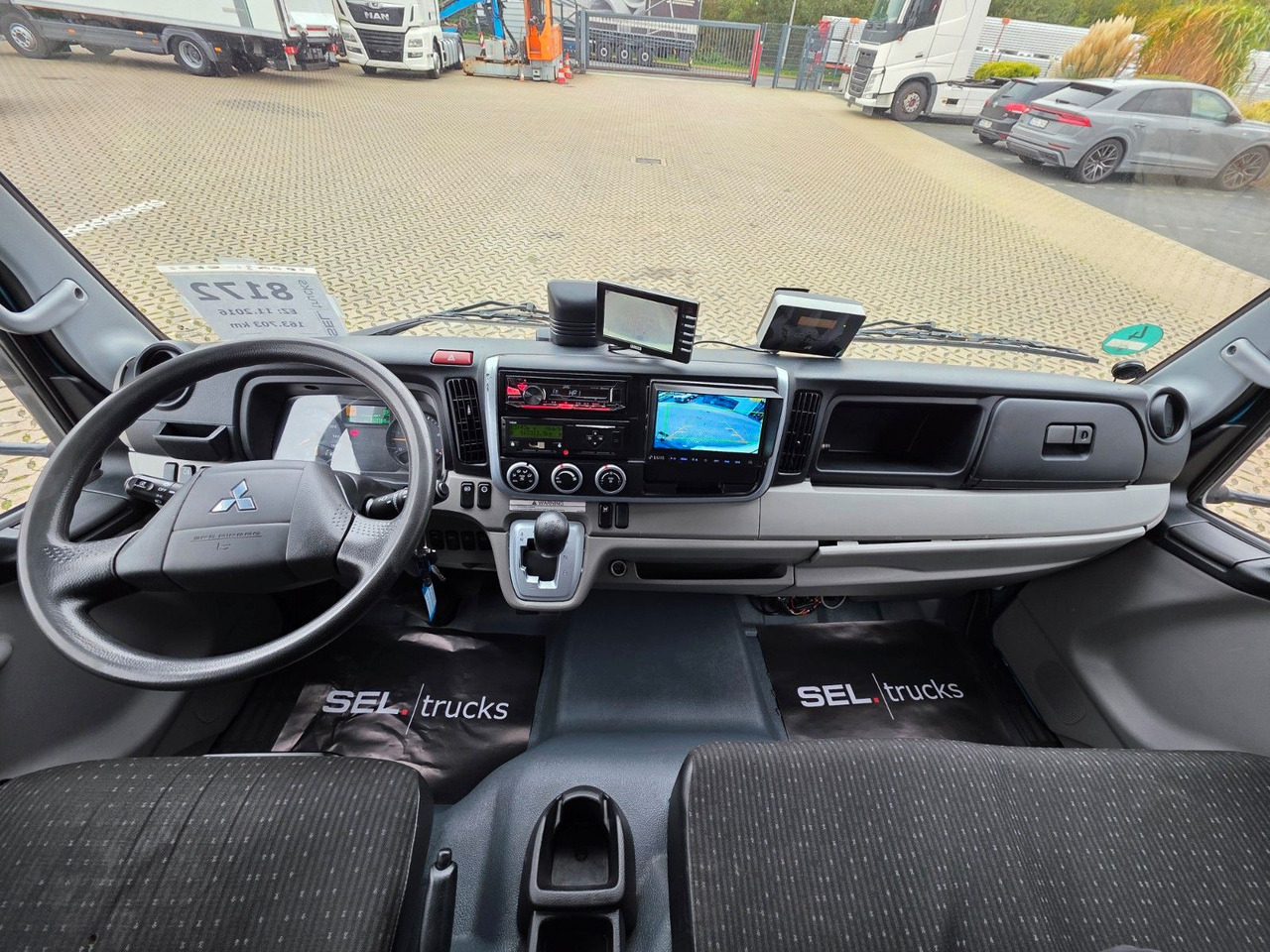 Dostavno vozilo sa zatvorenim sandukom FUSO Canter 9C18 / Ladebordwand / 3 Sitzen: slika 35