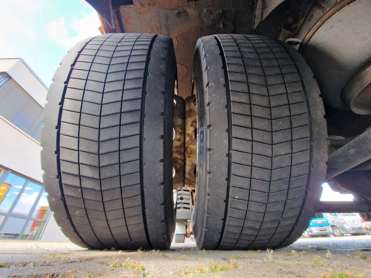 Kamion sa ceradom MAN TGX 18.440 4X2 LL-U/ Intarder /Hubdach/Durchlade: slika 24