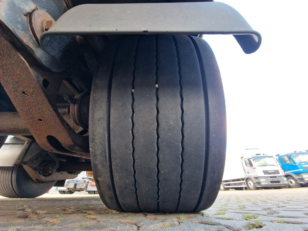 Kamion sa ceradom MAN TGX 18.440 4X2 LL-U/ Intarder /Hubdach/Durchlade: slika 29