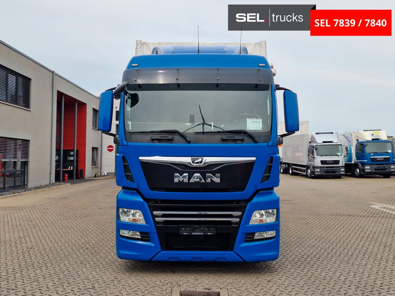 MAN TGX 18.500 4x2 LL-U /Intarder/Druchlade/Hubdach - Kamion sa ceradom: slika 2 MAN TGX 18.500 4x2 LL-U /Intarder/Druchlade/Hubdach - Kamion sa ceradom: slika 2