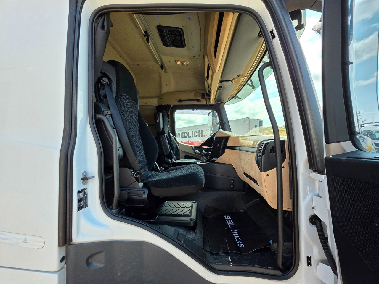 Kamion za prevoz kontejnera/ Kamion sa promenjivim sandukom Mercedes-Benz Actros 1842 / Standklimaanlage: slika 18