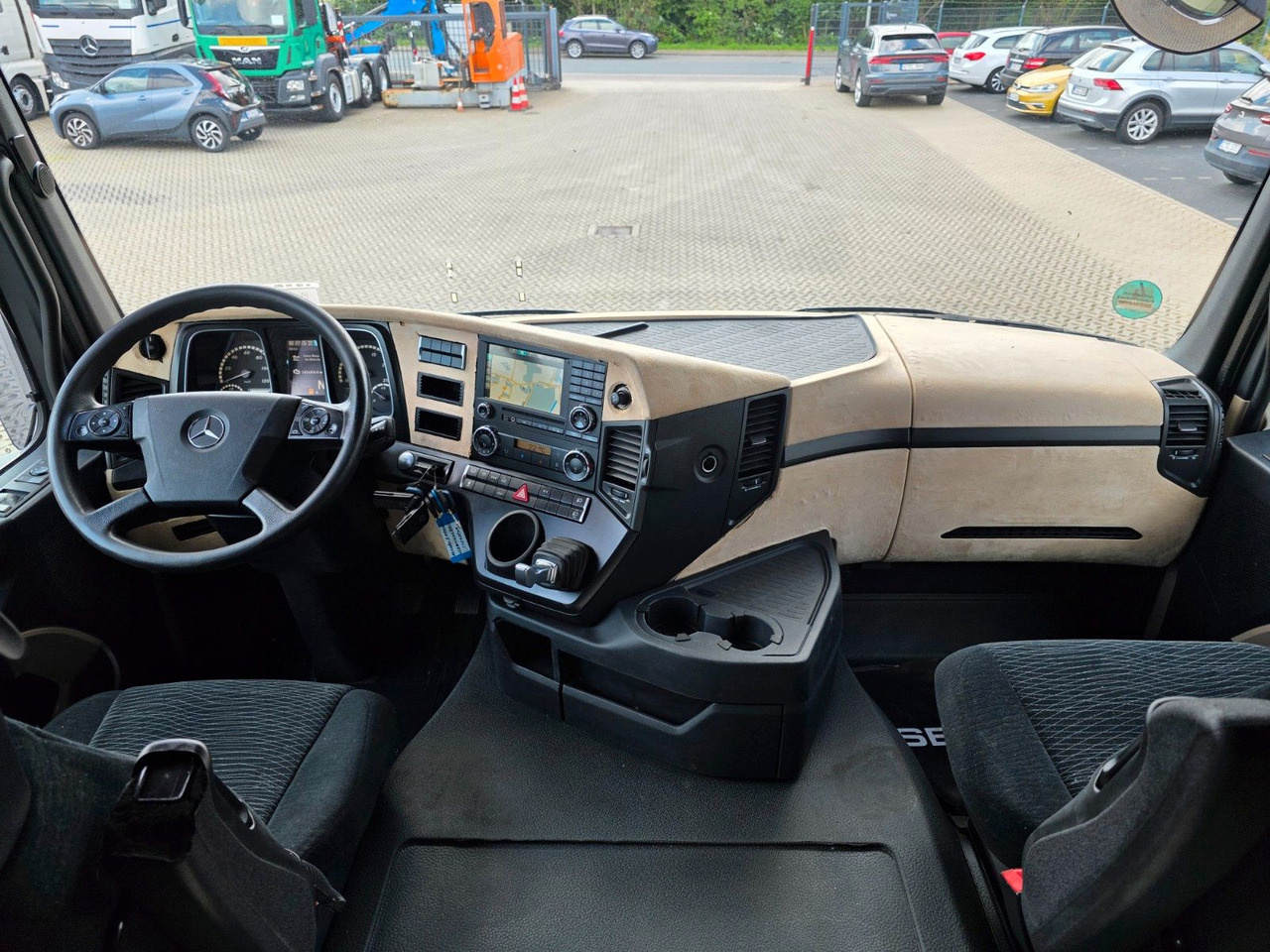 Kamion za prevoz kontejnera/ Kamion sa promenjivim sandukom Mercedes-Benz Actros 1842 / Standklimaanlage: slika 22