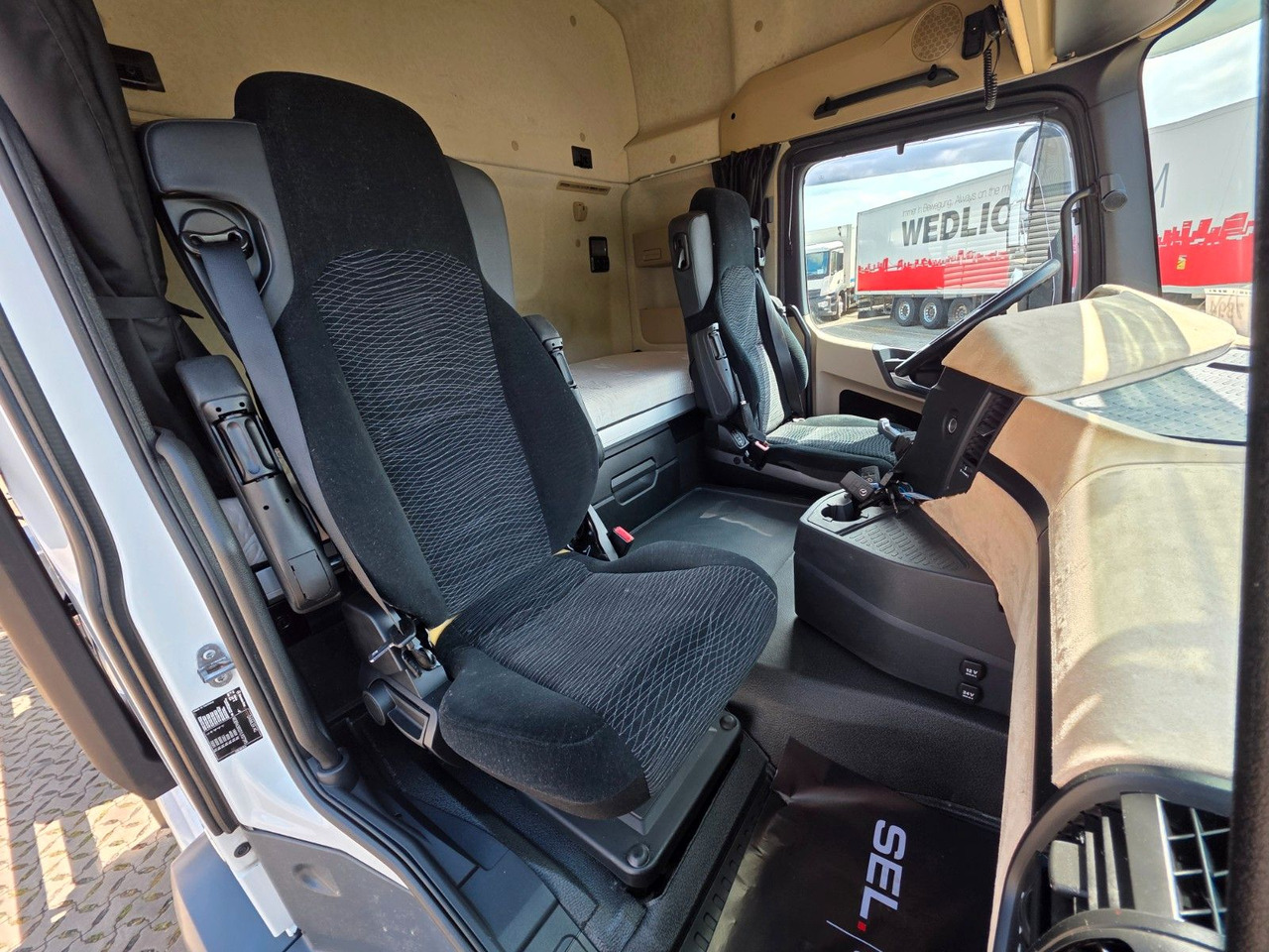 Kamion za prevoz kontejnera/ Kamion sa promenjivim sandukom Mercedes-Benz Actros 1842 / Standklimaanlage: slika 19