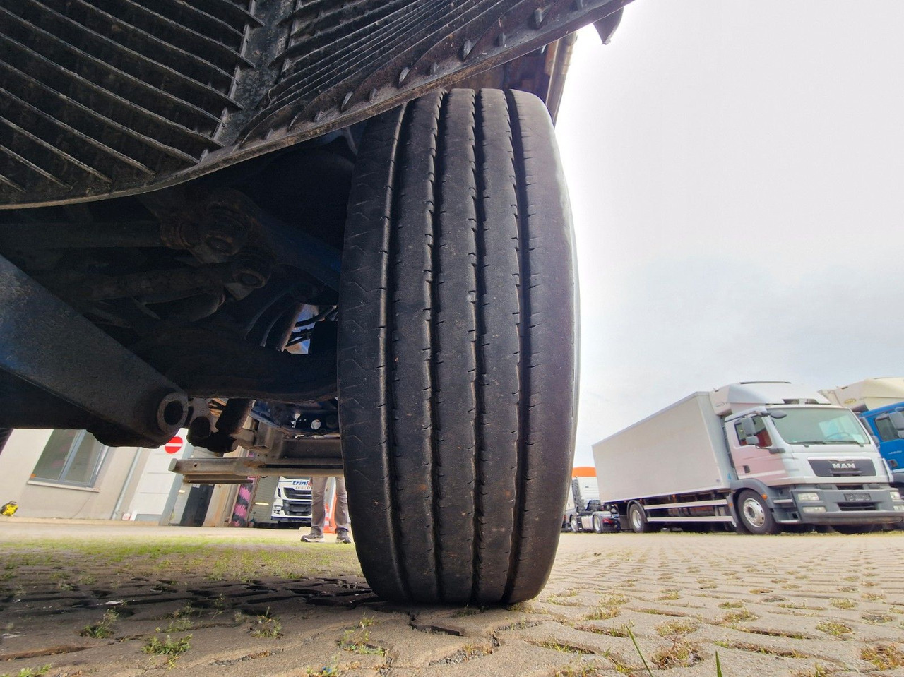 Kamion sa ceradom Mercedes-Benz Actros 2541 / Lenkachse / Liftachse / V6: slika 28