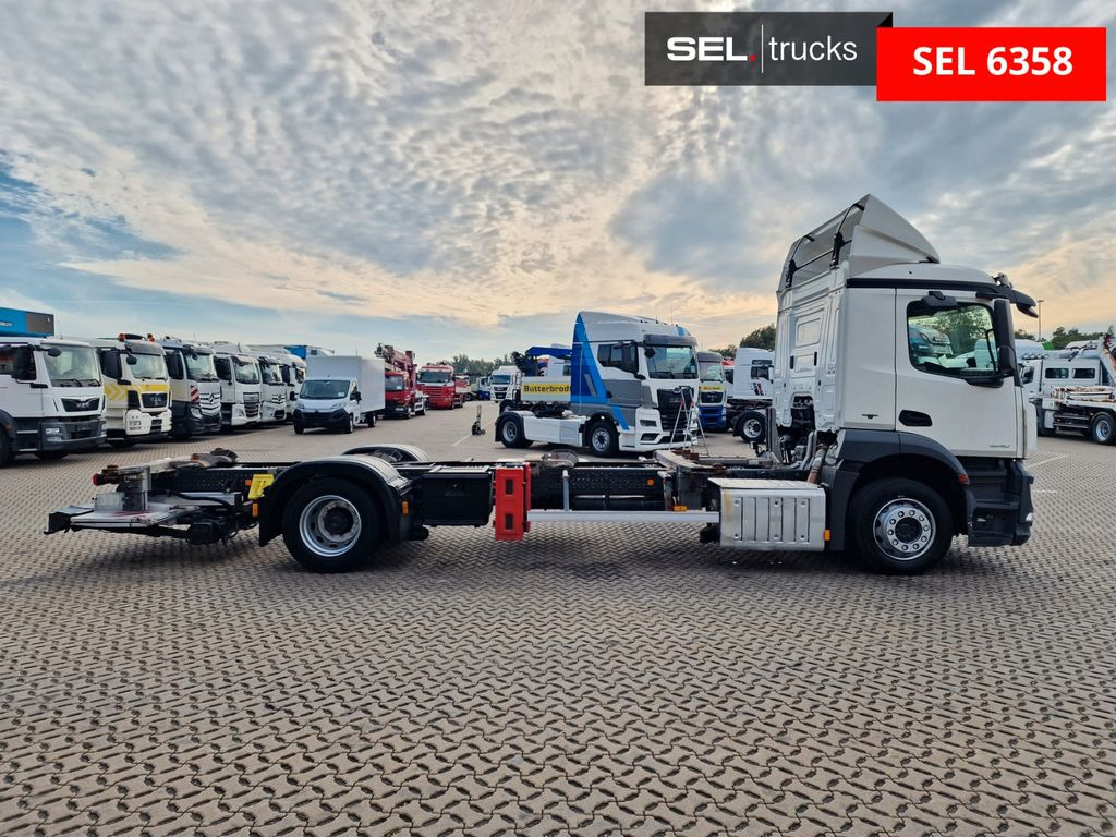 Mercedes-Benz Antos 1840 / Ladebordwand / Retarder - Kamion za prevoz kontejnera/ Kamion sa promenjivim sandukom: slika 4 Mercedes-Benz Antos 1840 / Ladebordwand / Retarder - Kamion za prevoz kontejnera/ Kamion sa promenjivim sandukom: slika 4