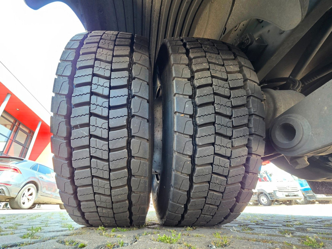 Kamion sa zatvorenim sandukom Mercedes-Benz Atego 1324 / Ladebordwand: slika 30