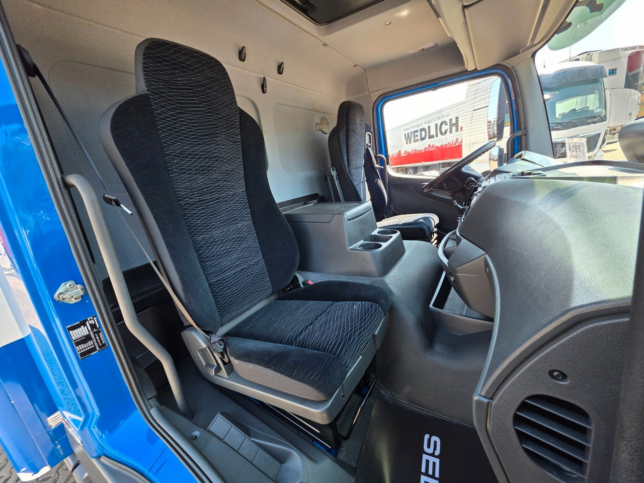 Kamion sa zatvorenim sandukom Mercedes-Benz Atego 1324 / Ladebordwand: slika 19