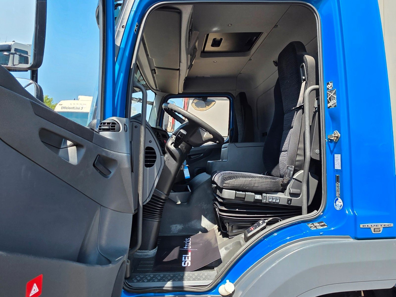 Kamion sa zatvorenim sandukom Mercedes-Benz Atego 1324 / Ladebordwand: slika 16